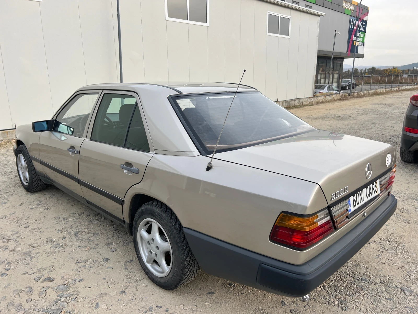 Mercedes-Benz 124 200D 72к.с. Шибедах - изображение 7