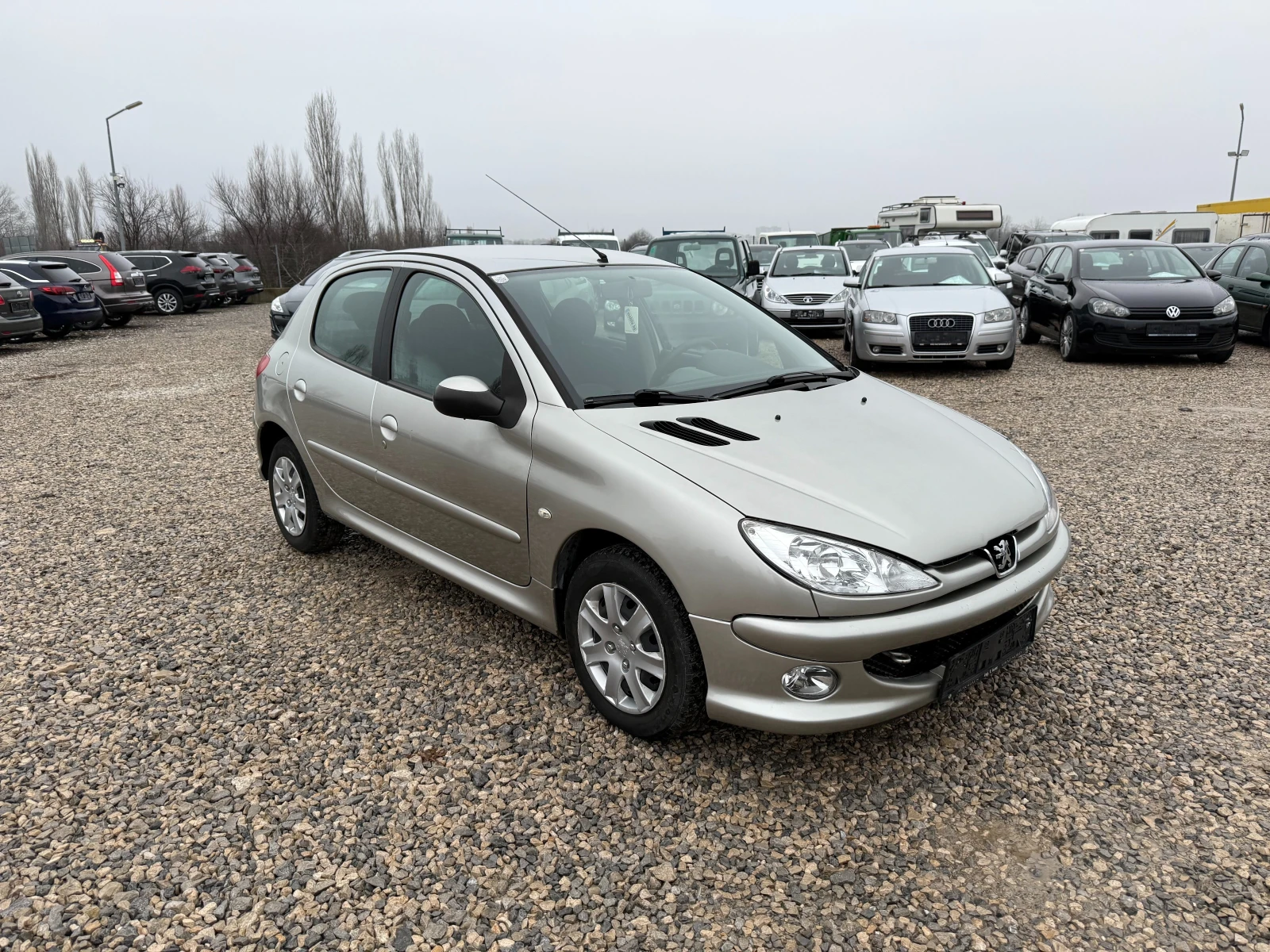 Peugeot 206 1.1i-60PS-KLIMA - изображение 3