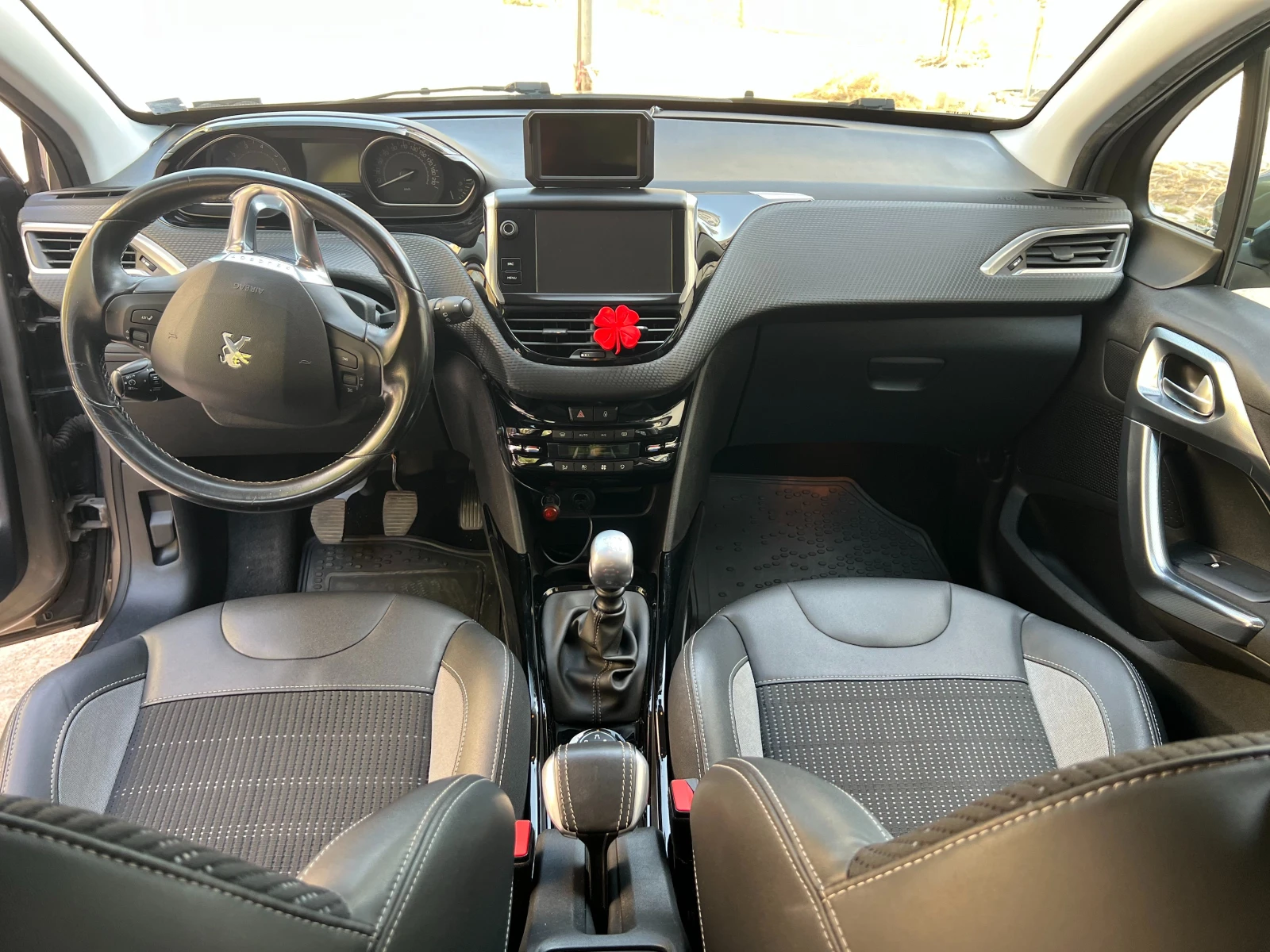 Peugeot 2008 ALLURE - изображение 9