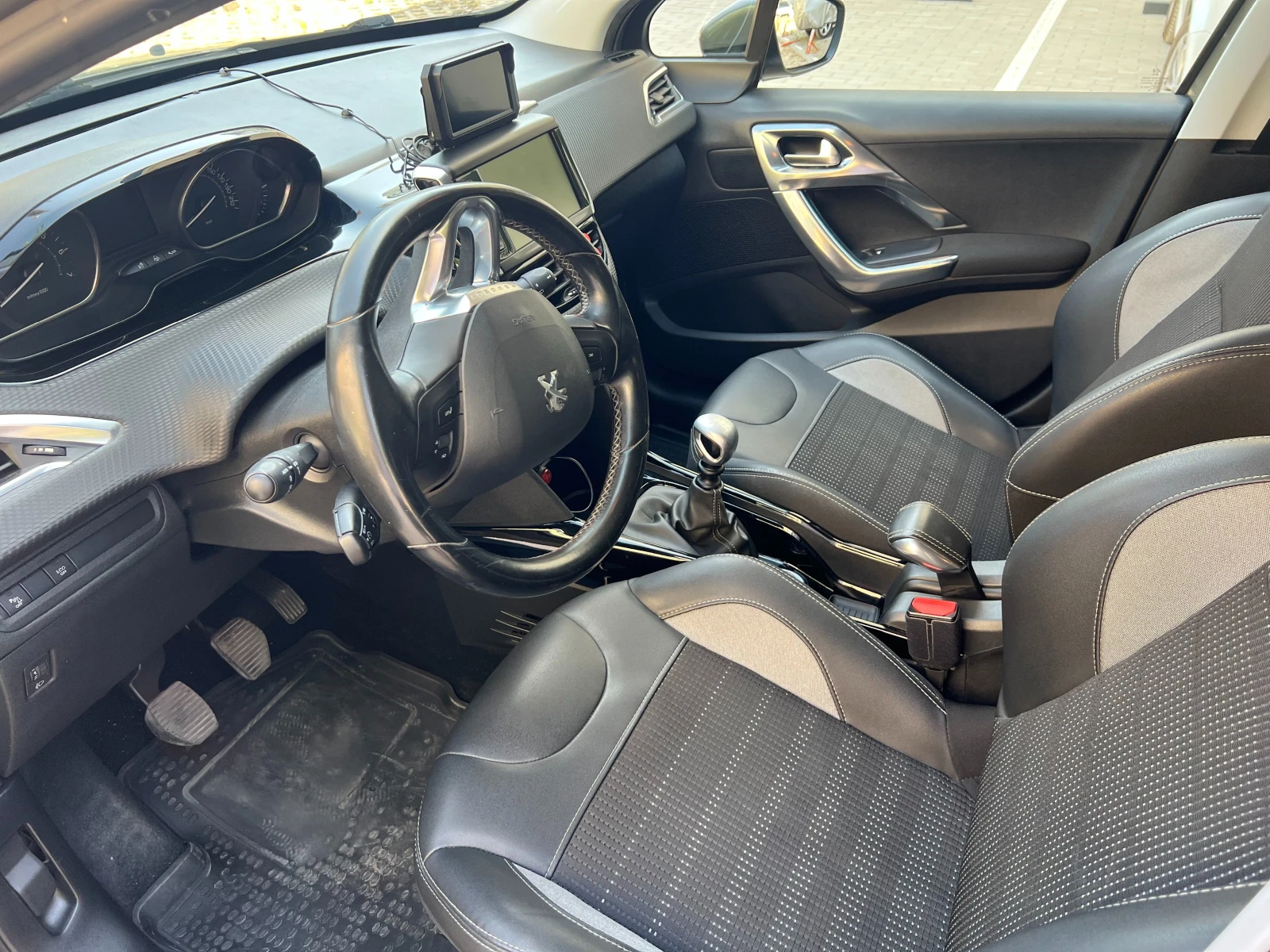 Peugeot 2008 ALLURE - изображение 7