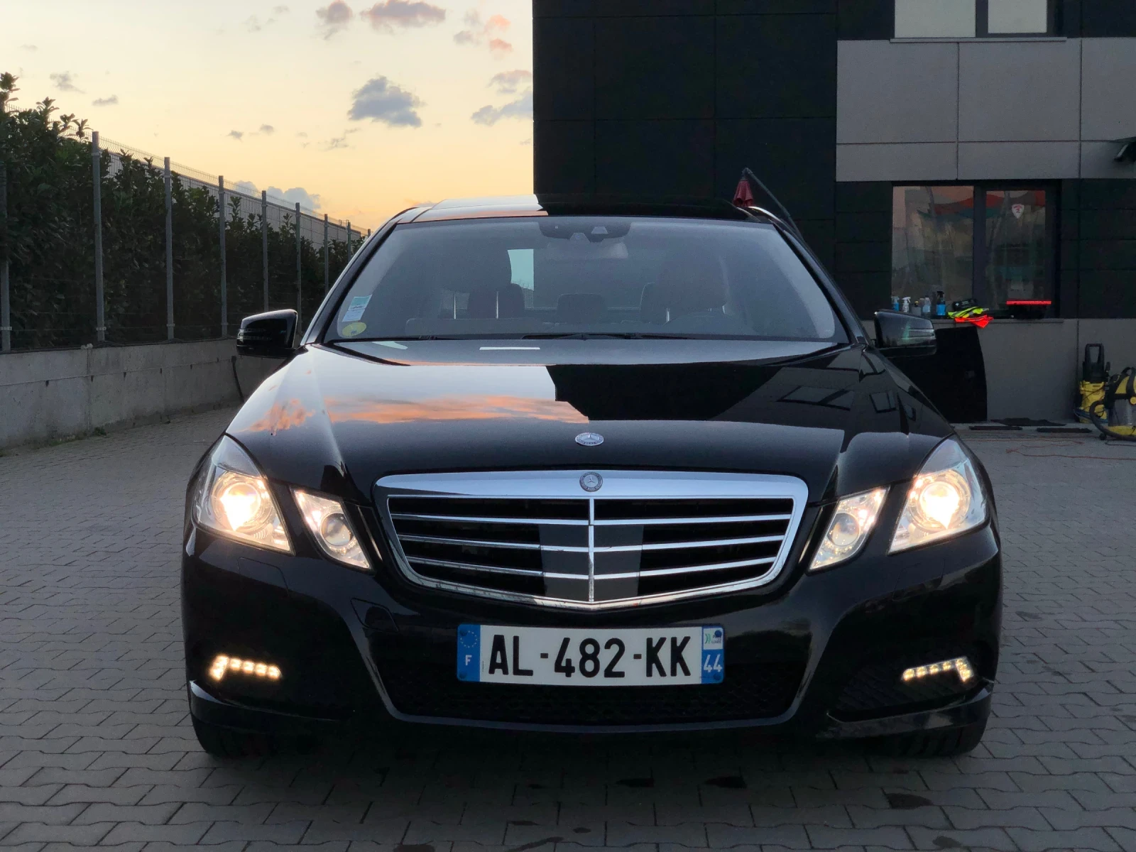 Mercedes-Benz E 350 CDI* Avantgarde* Подгрев* Обдухване* Дистроник* 4M - изображение 3