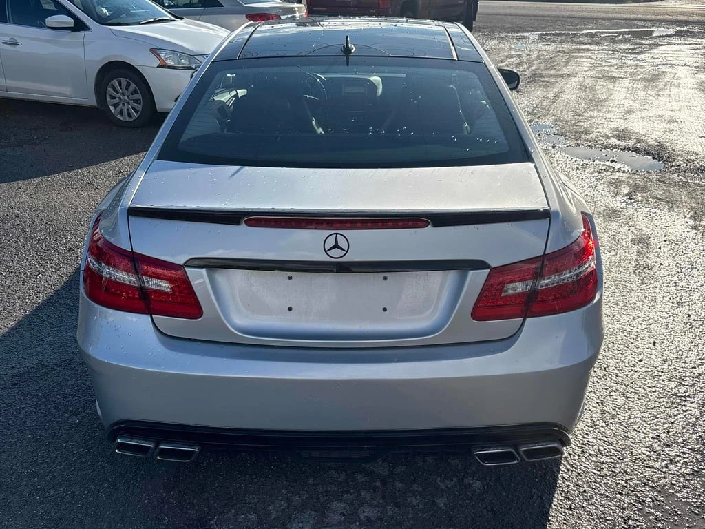 Mercedes-Benz E 350 * COUPE * CARFAX * БЕЗ ПЪРВОНАЧАЛНА ВНОСКА - изображение 4
