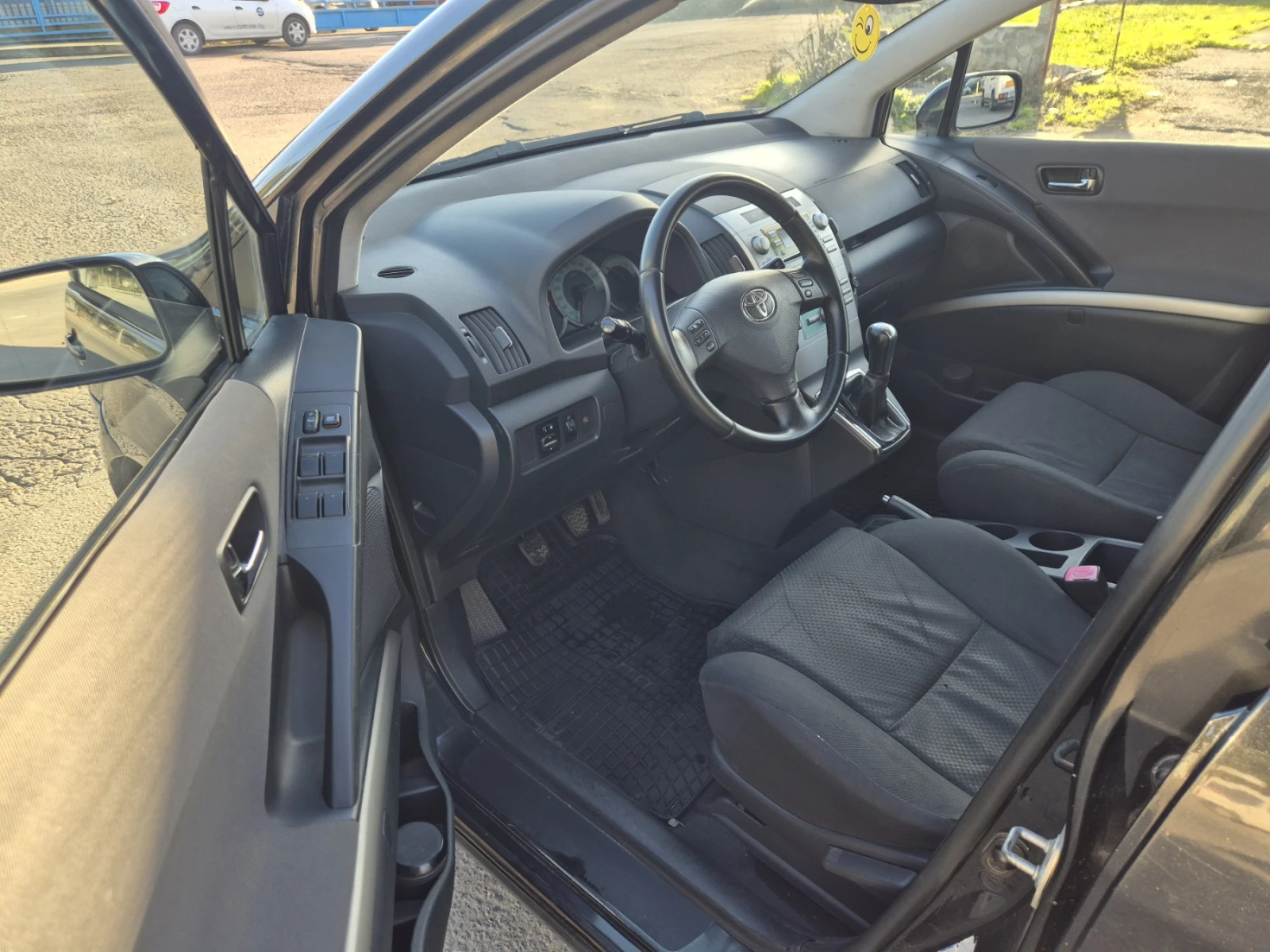 Toyota Corolla verso  - изображение 10