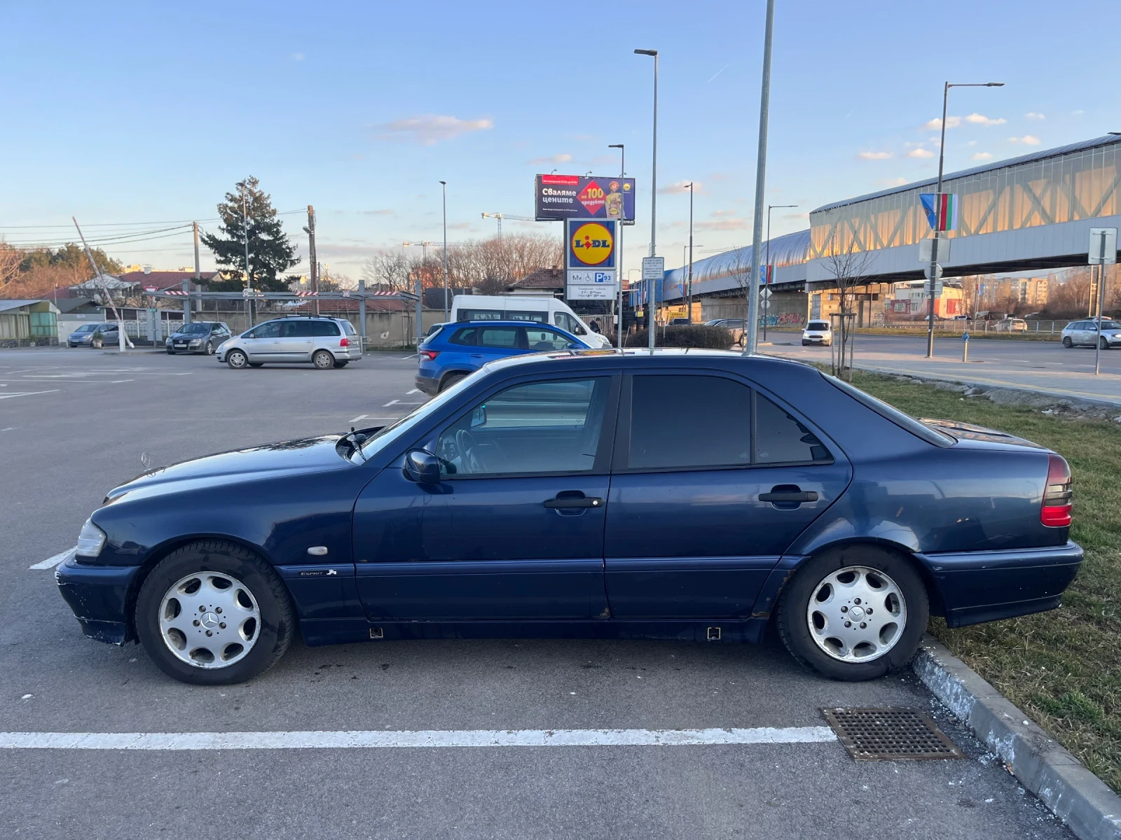 Mercedes-Benz C 180  - изображение 6