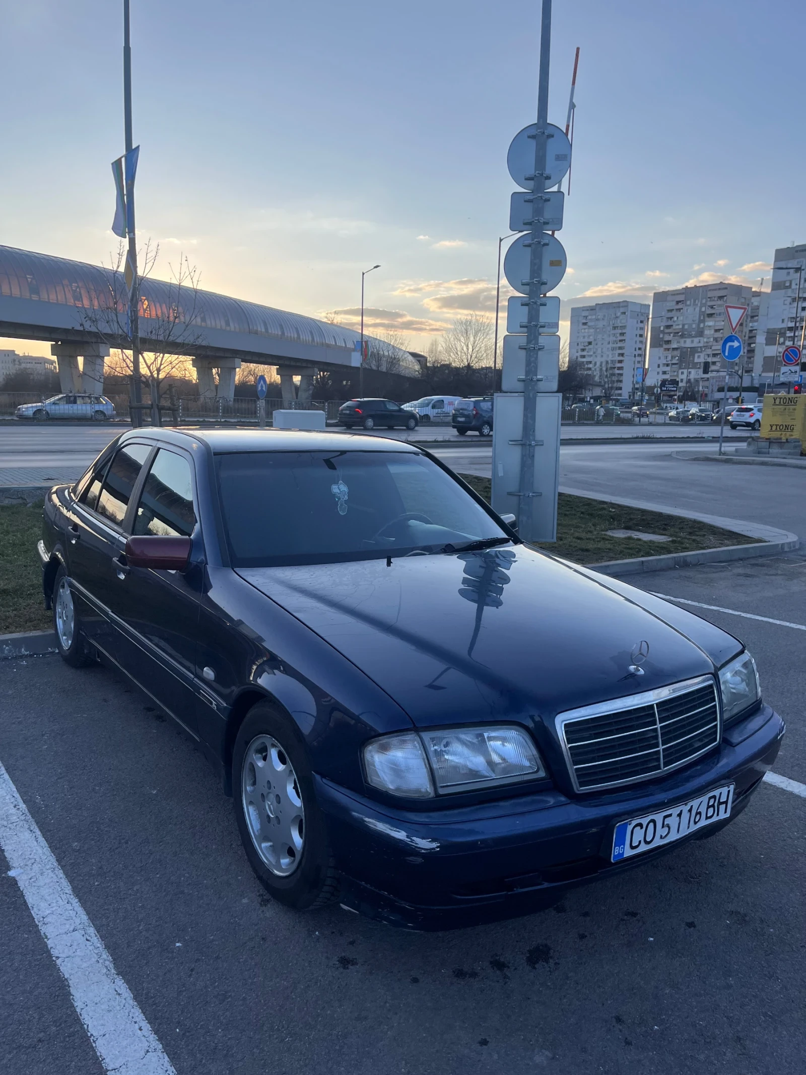 Mercedes-Benz C 180  - изображение 3