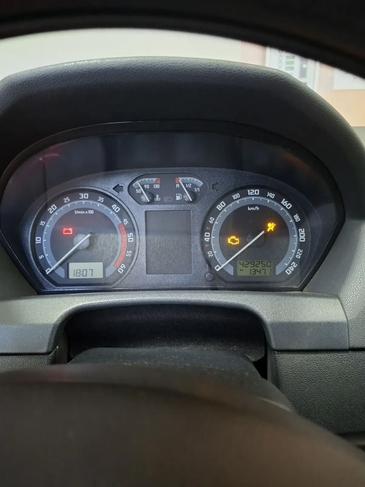 Skoda Fabia 1.9 sdi, снимка 12 - Автомобили и джипове - 53726663