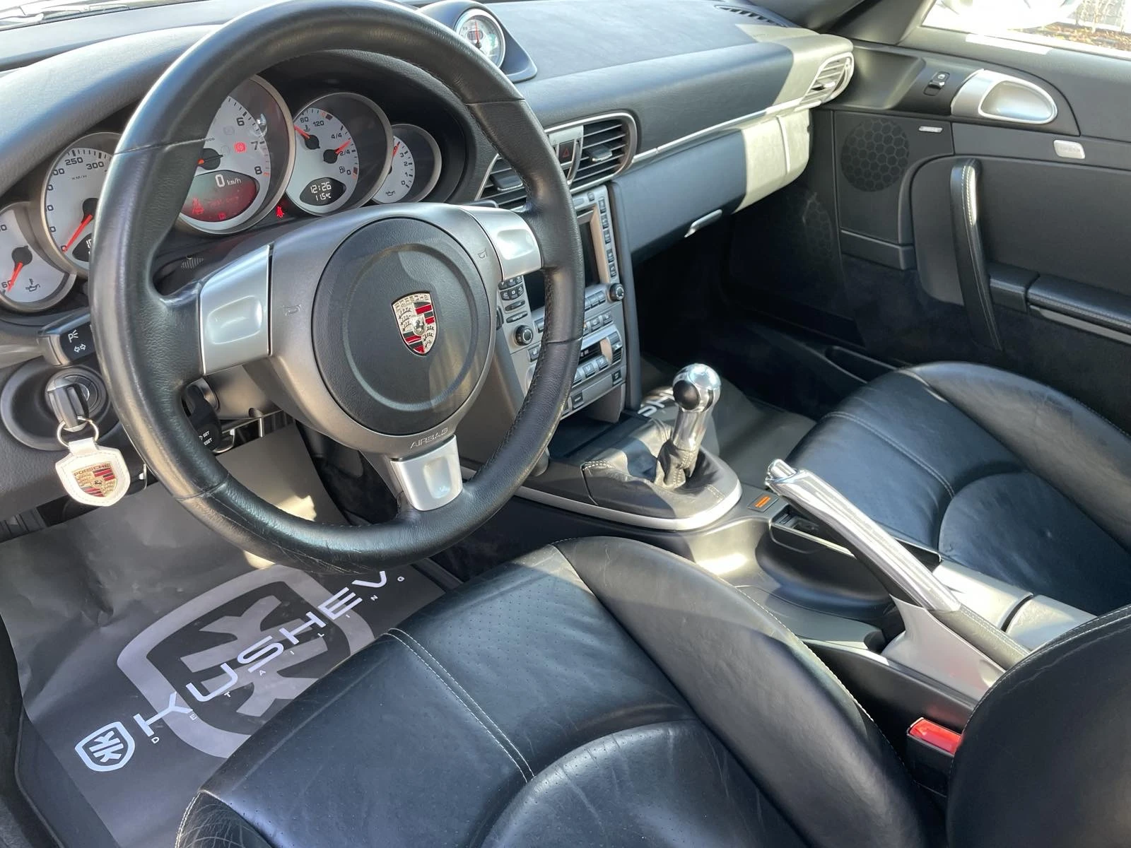 Porsche 911 Carrera4S, снимка 13 - Автомобили и джипове - 54071033