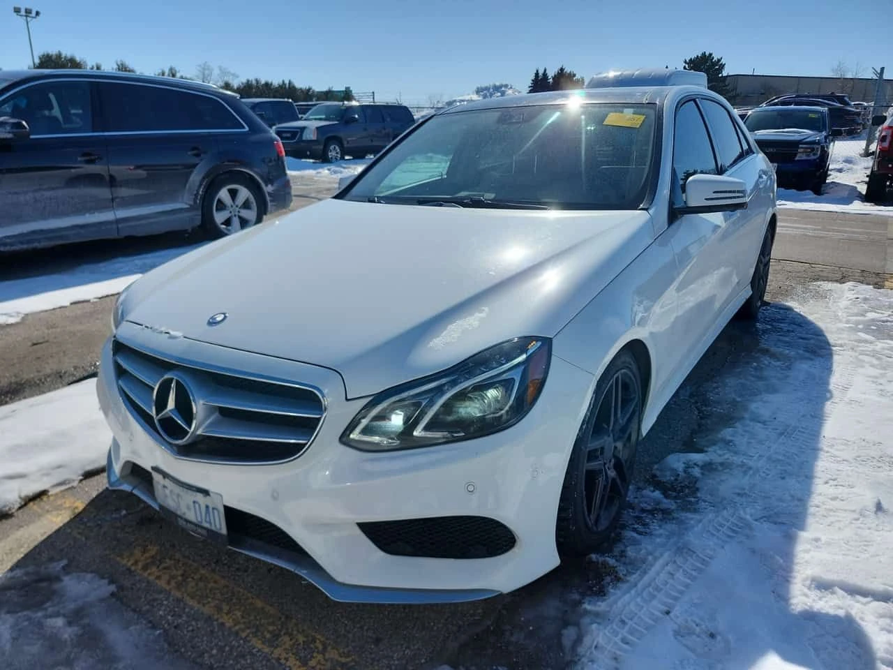 Mercedes-Benz E 300 AMG Line * Без инциденти * LED фарове * CARFAX * 