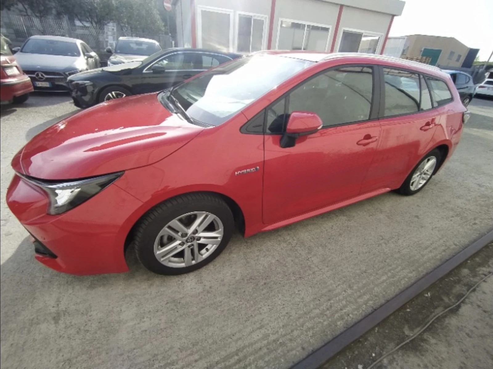 Toyota Corolla 1.8 Hybrid /Business Tech /Реални Км / Гаранционен, снимка 3 - Автомобили и джипове - 54489267