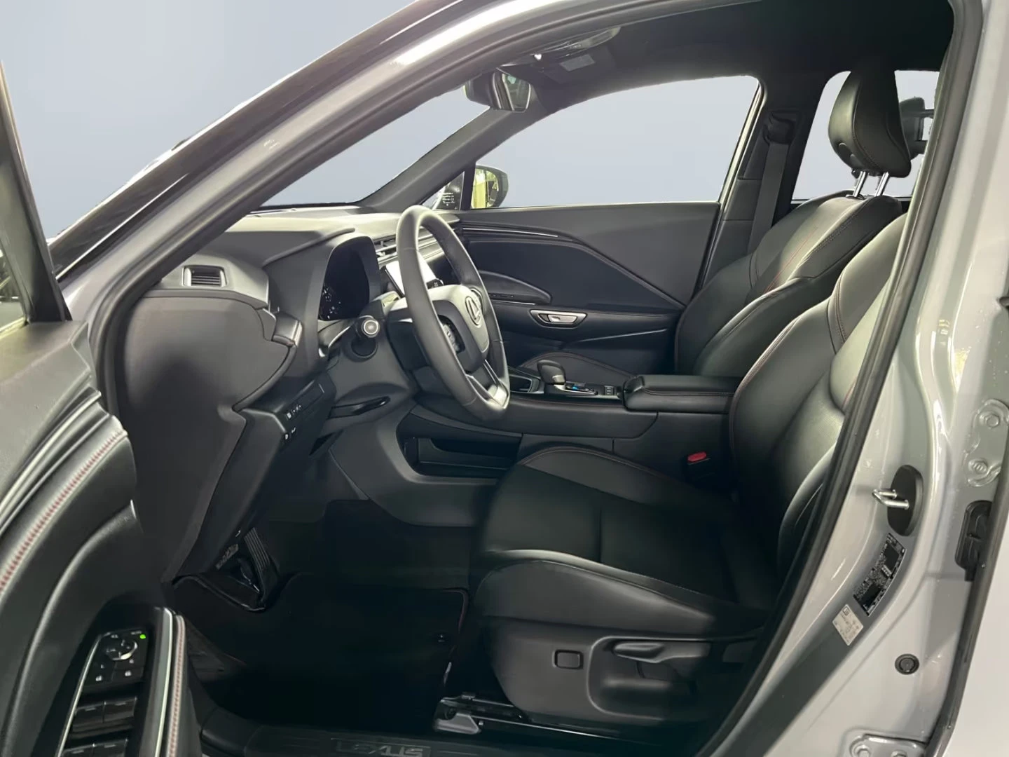 Lexus LBX 1.5HEV/136HP/EMOTION/FWD/CAM/NAVI/LED/CPLAY/288q | Mobile.bg � ����������� 6