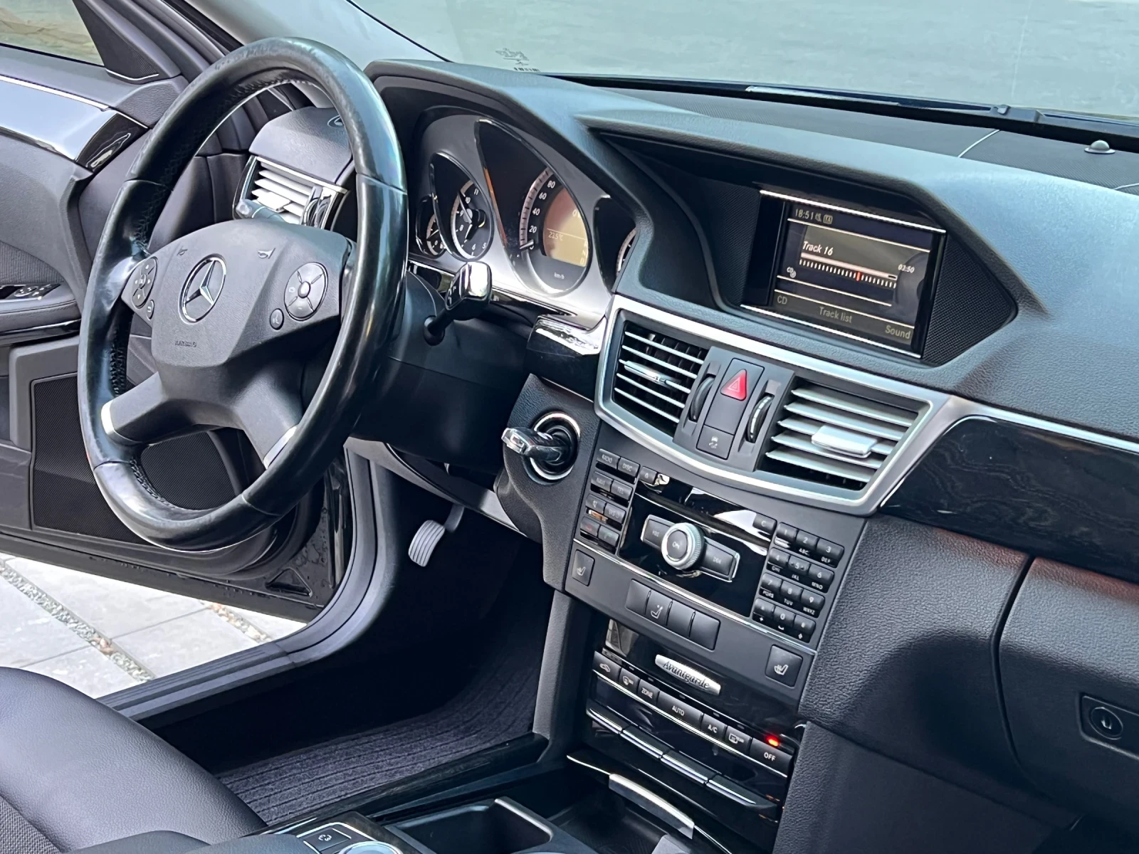 Mercedes-Benz E 350, снимка 5 - Автомобили и джипове - 54853217