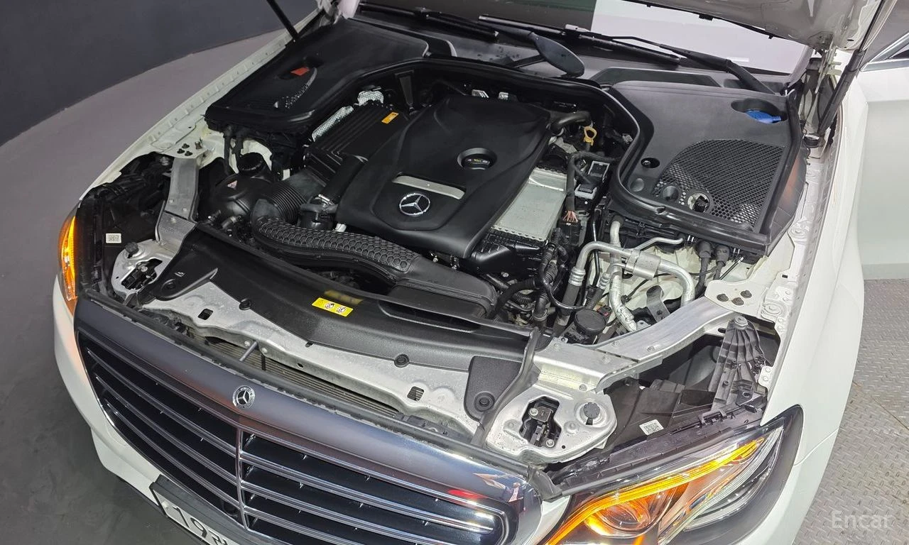Mercedes-Benz E 300 * ФИКСИРАНА ЦЕНА ДО БЪЛГАРИЯ * АВТОКРЕДИТ, снимка 9 - Автомобили и джипове - 55421726
