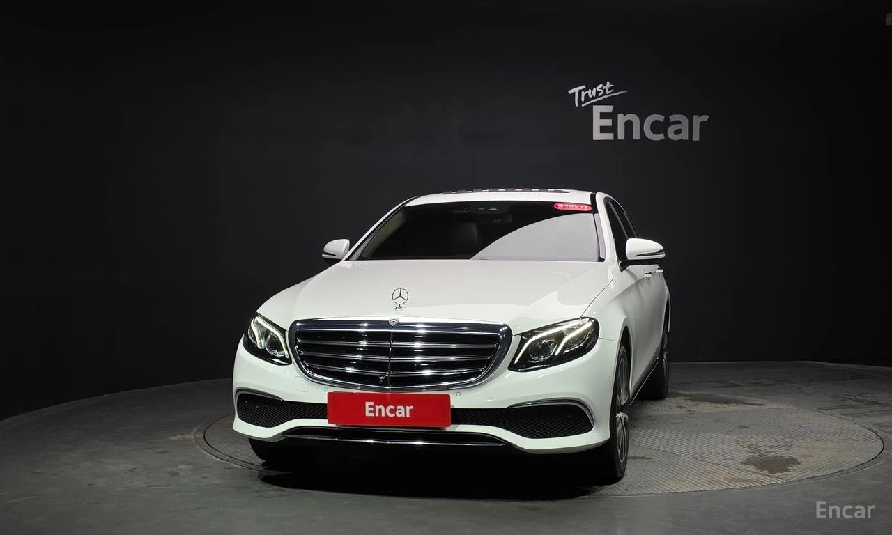 Mercedes-Benz E 300 * ФИКСИРАНА ЦЕНА ДО БЪЛГАРИЯ * АВТОКРЕДИТ, снимка 3 - Автомобили и джипове - 55421726