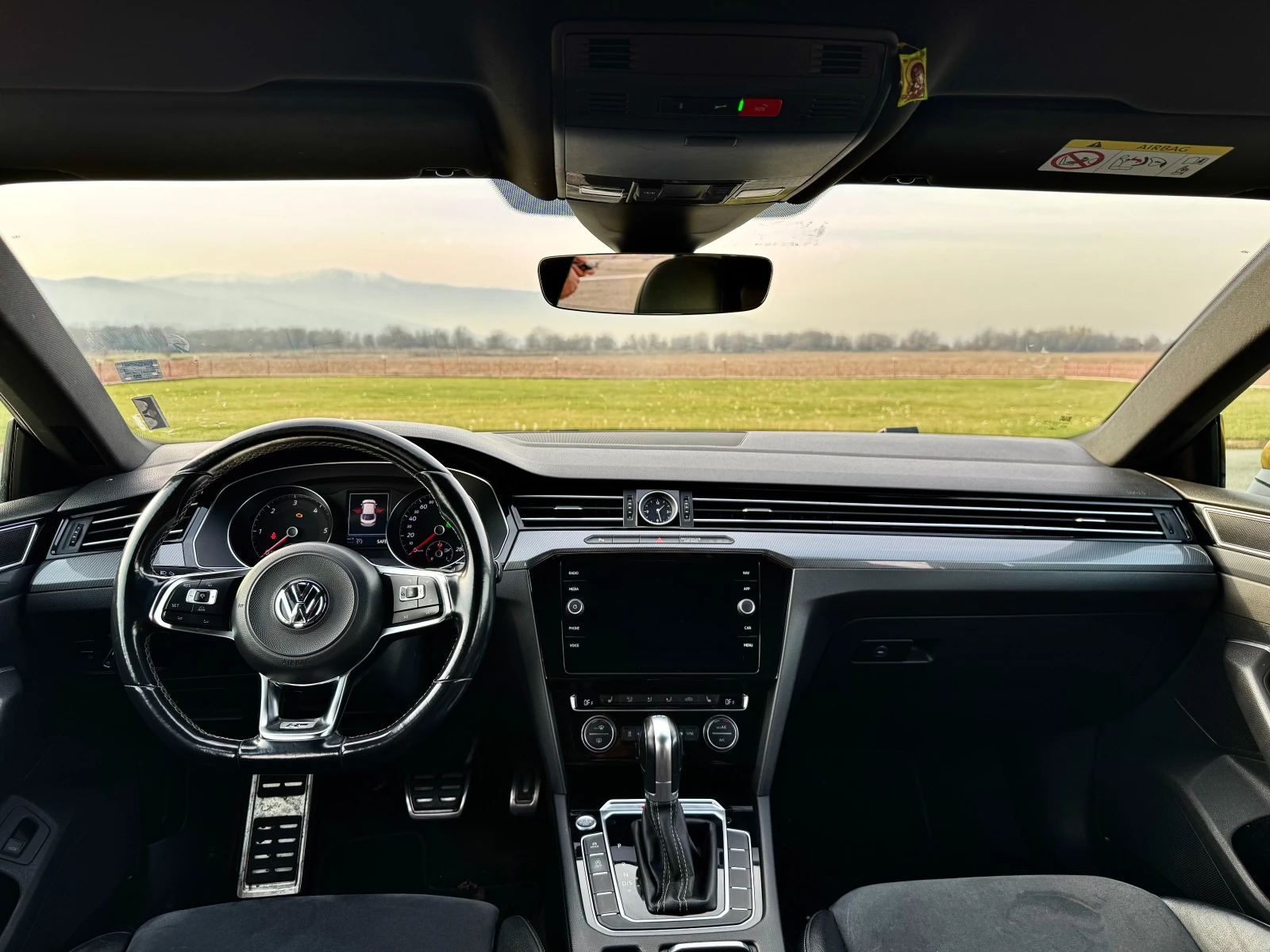 VW Arteon R Line, снимка 10 - Автомобили и джипове - 55599230
