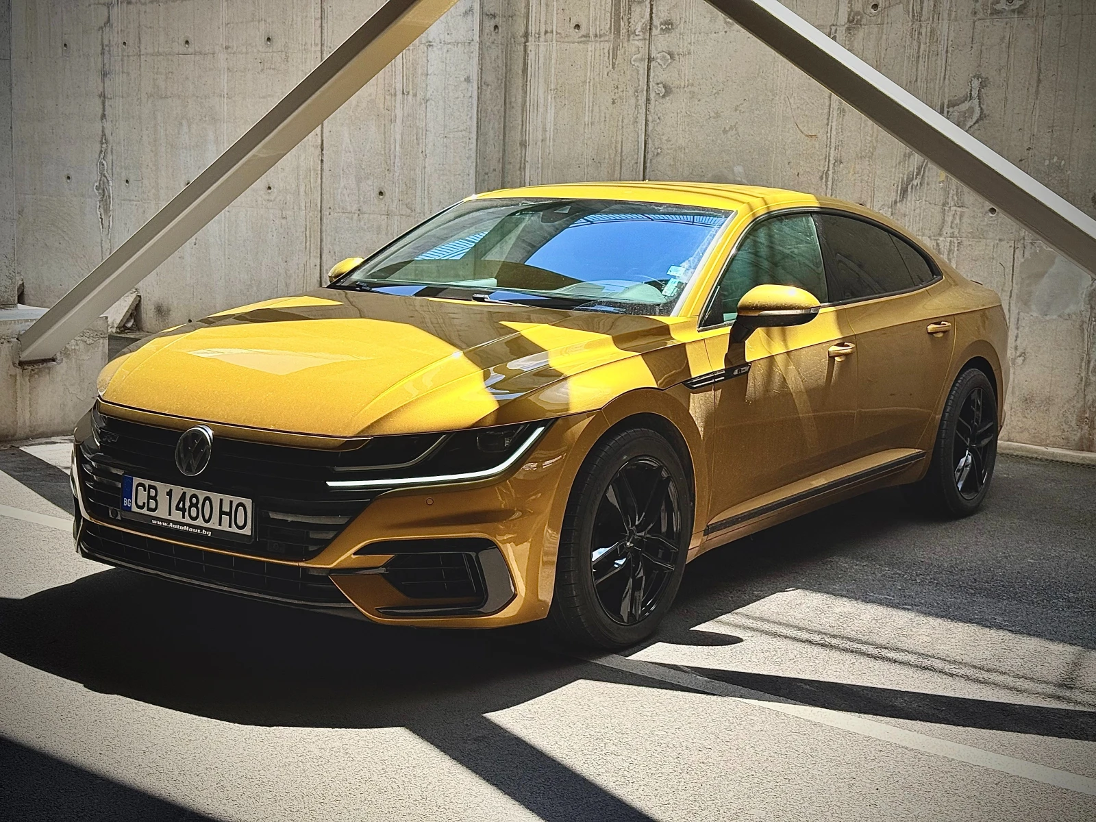 VW Arteon R Line, снимка 2 - Автомобили и джипове - 55599230