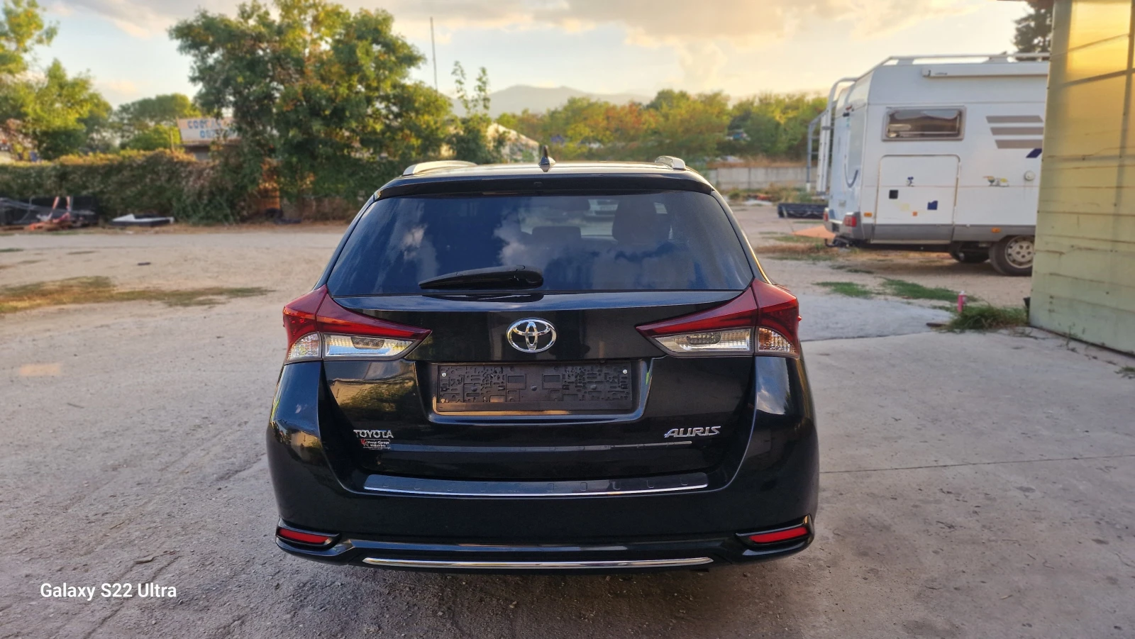Toyota Auris 1.2i Blue Edition дистроник Keyless панорама, снимка 5 - Автомобили и джипове - 56038264