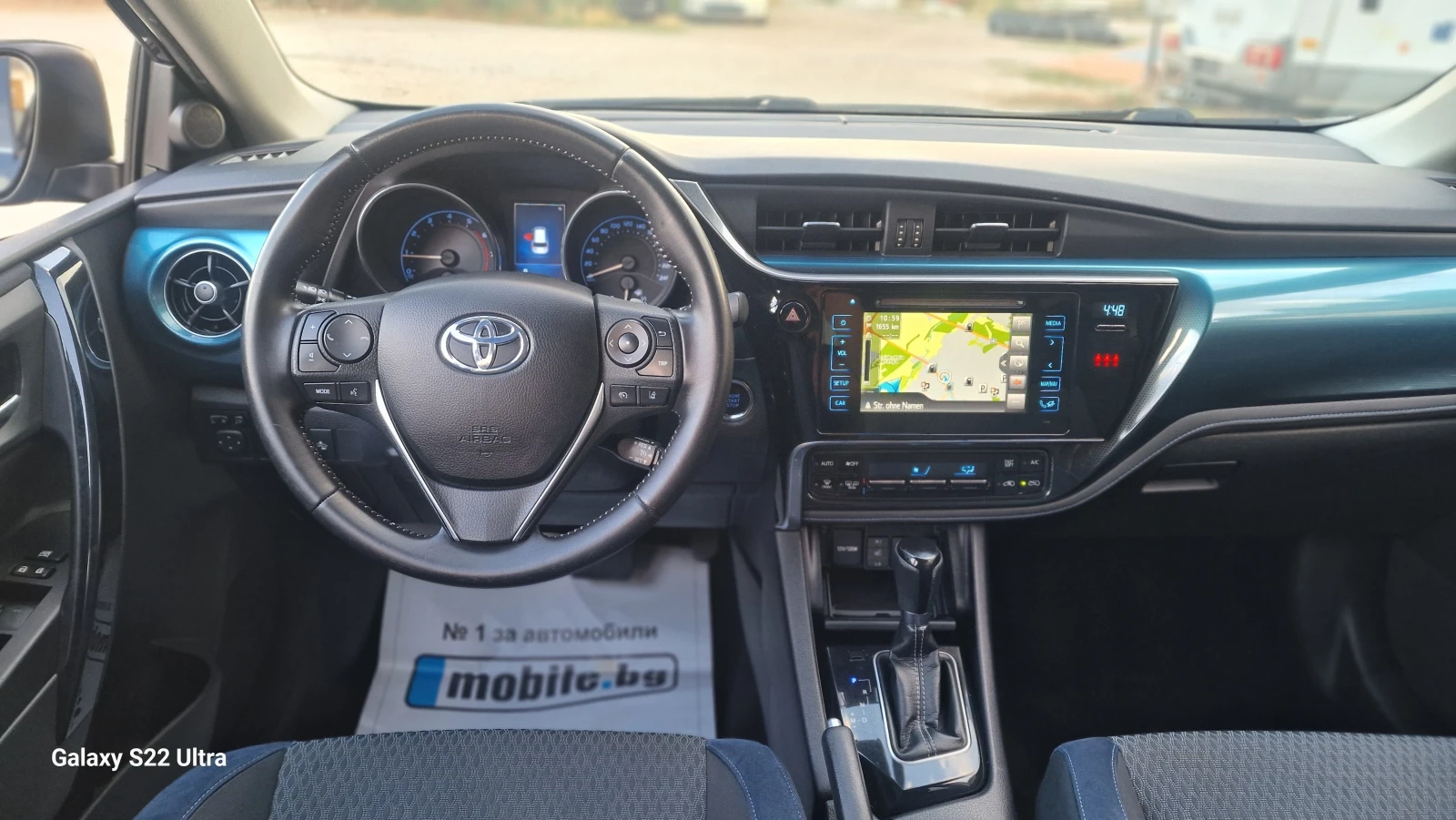 Toyota Auris 1.2i Blue Edition дистроник Keyless панорама, снимка 13 - Автомобили и джипове - 56038264