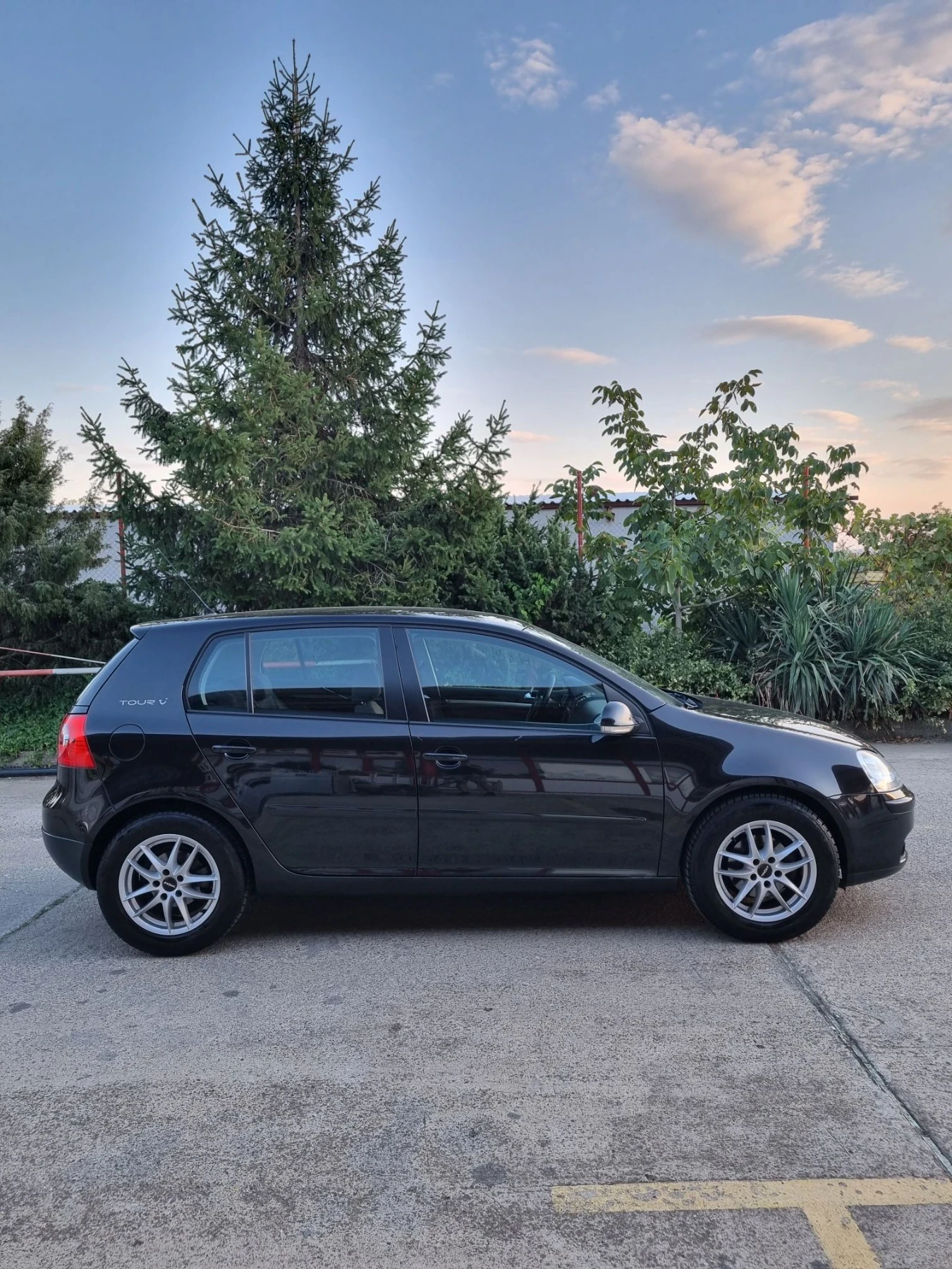 VW Golf 1.9tdi 105 коня 6 степенна скоростна кутия, снимка 3 - Автомобили и джипове - 56167102