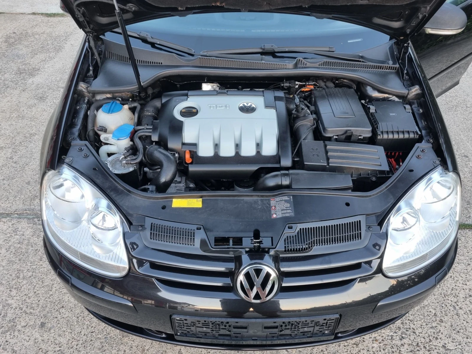 VW Golf 1.9tdi 105 коня 6 степенна скоростна кутия, снимка 16 - Автомобили и джипове - 56167102