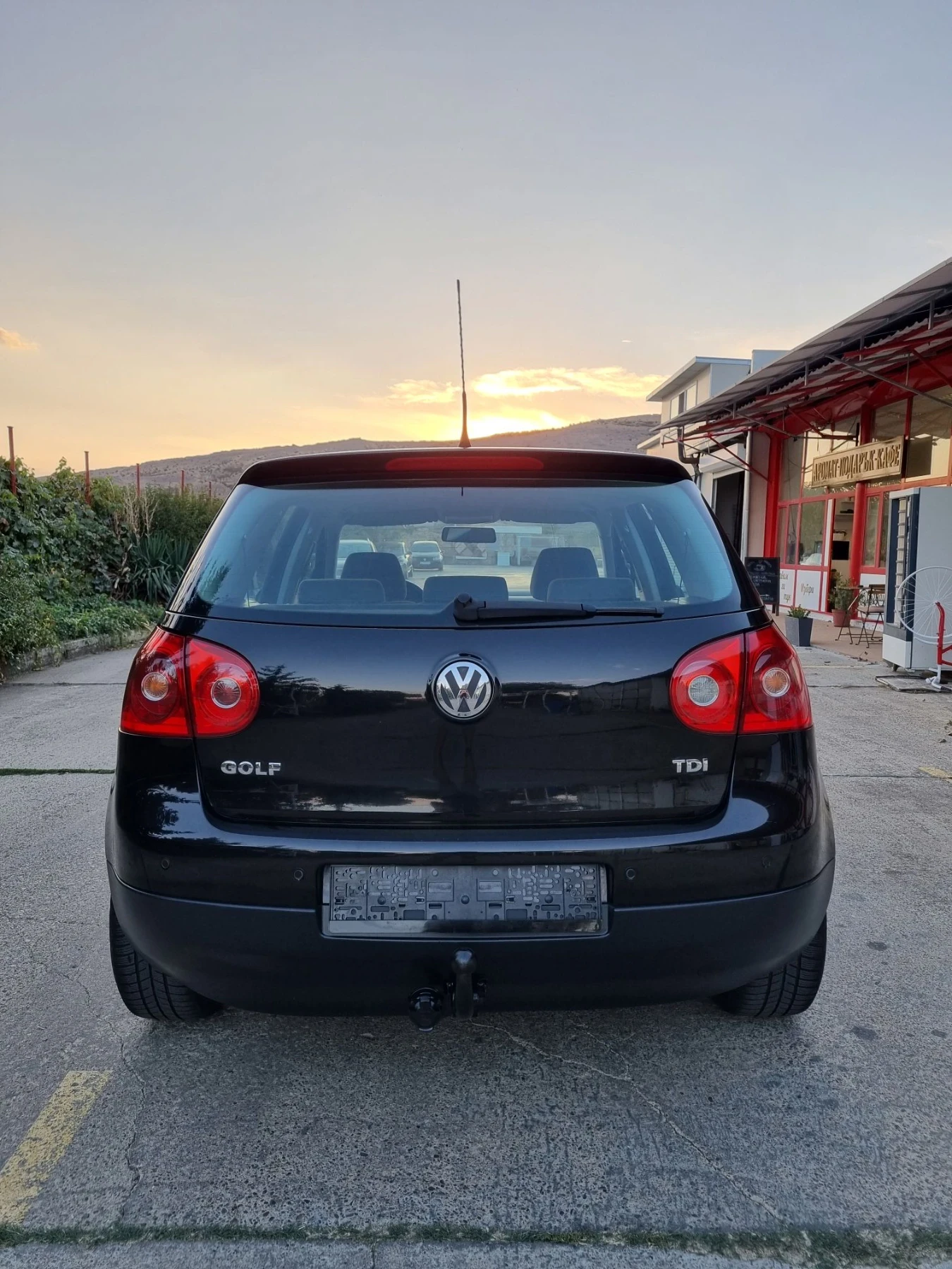 VW Golf 1.9tdi 105 коня 6 степенна скоростна кутия, снимка 8 - Автомобили и джипове - 56167102