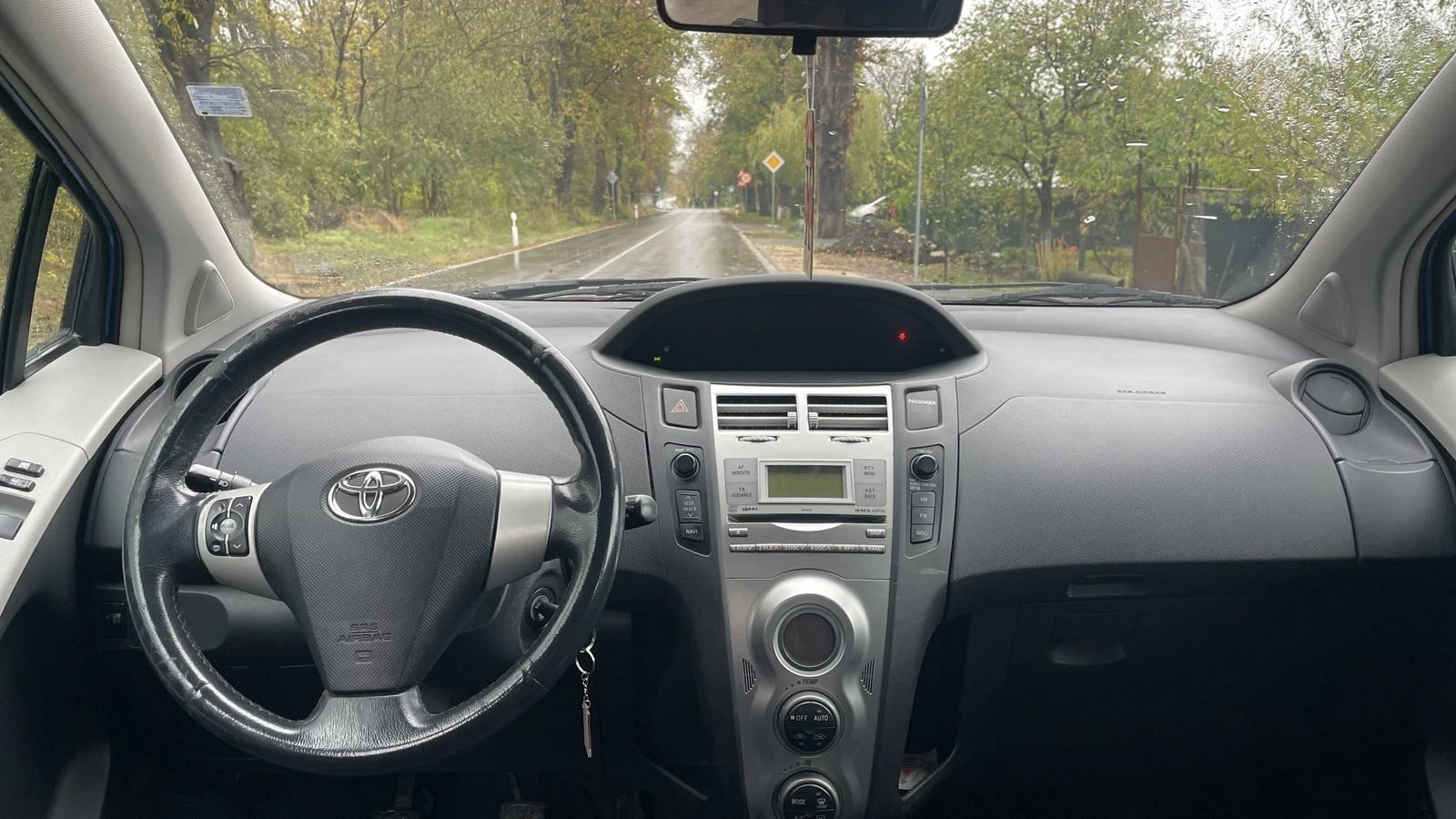 Toyota Yaris, снимка 3 - Автомобили и джипове - 56714368