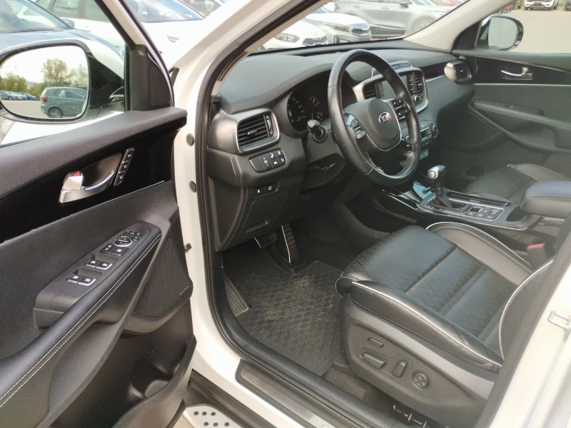 Kia Sorento 2.2 CRDI GT-Line , снимка 9 - Автомобили и джипове - 47533813