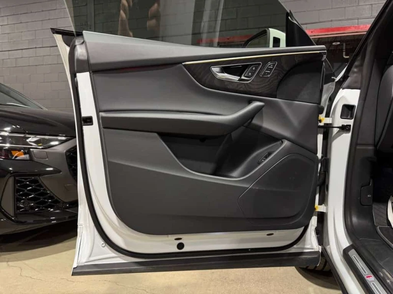 Audi Q8 PROGRESSIV* 360 КАМЕРИ* ОБДУХВАНЕ, снимка 13 - Автомобили и джипове - 53509132