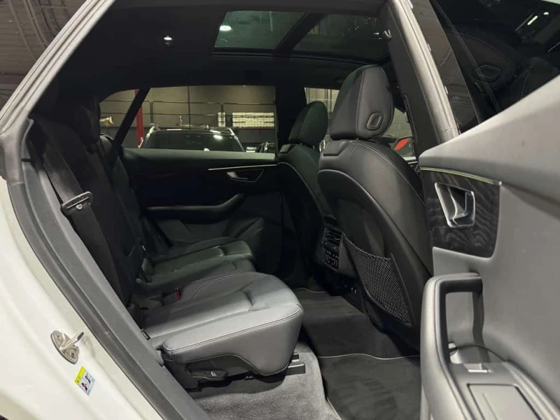 Audi Q8 PROGRESSIV* 360 КАМЕРИ* ОБДУХВАНЕ, снимка 10 - Автомобили и джипове - 53509132