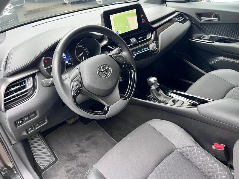 Toyota C-HR Hybrid, снимка 8 - Автомобили и джипове - 45839736