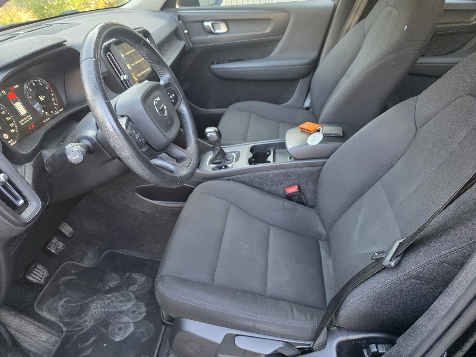 Volvo XC40 1.5T3 - изображение 8