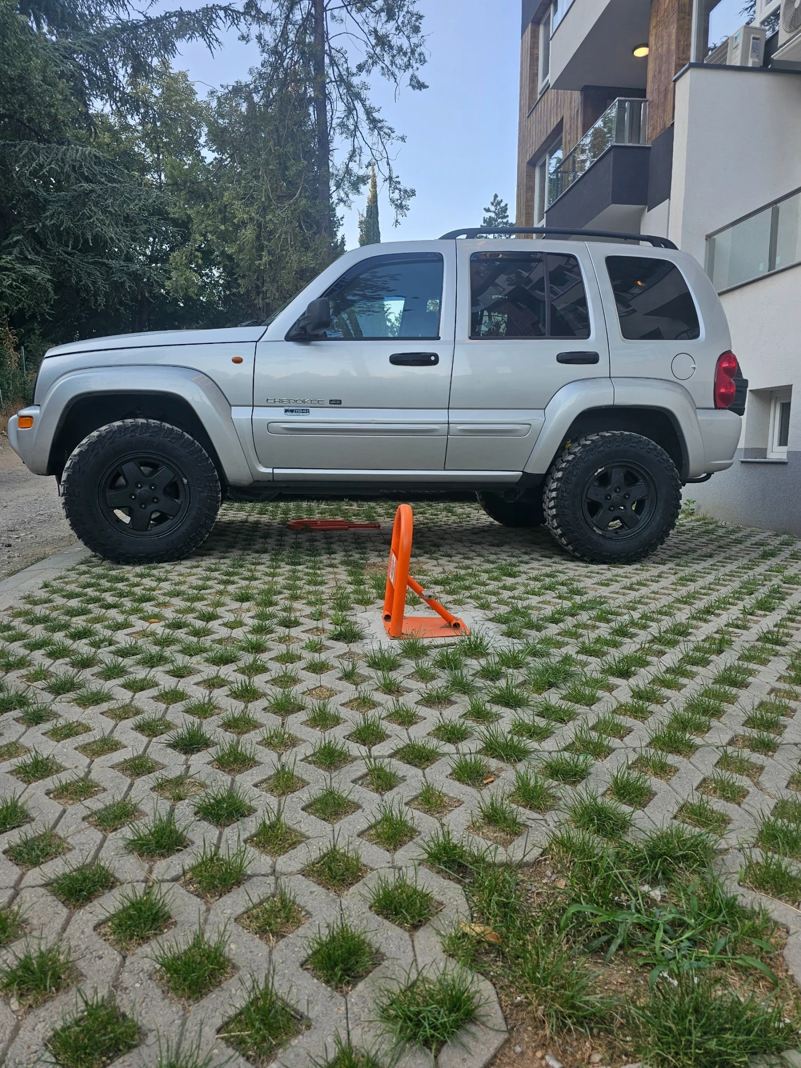 Jeep Cherokee, снимка 7 - Автомобили и джипове - 54071917