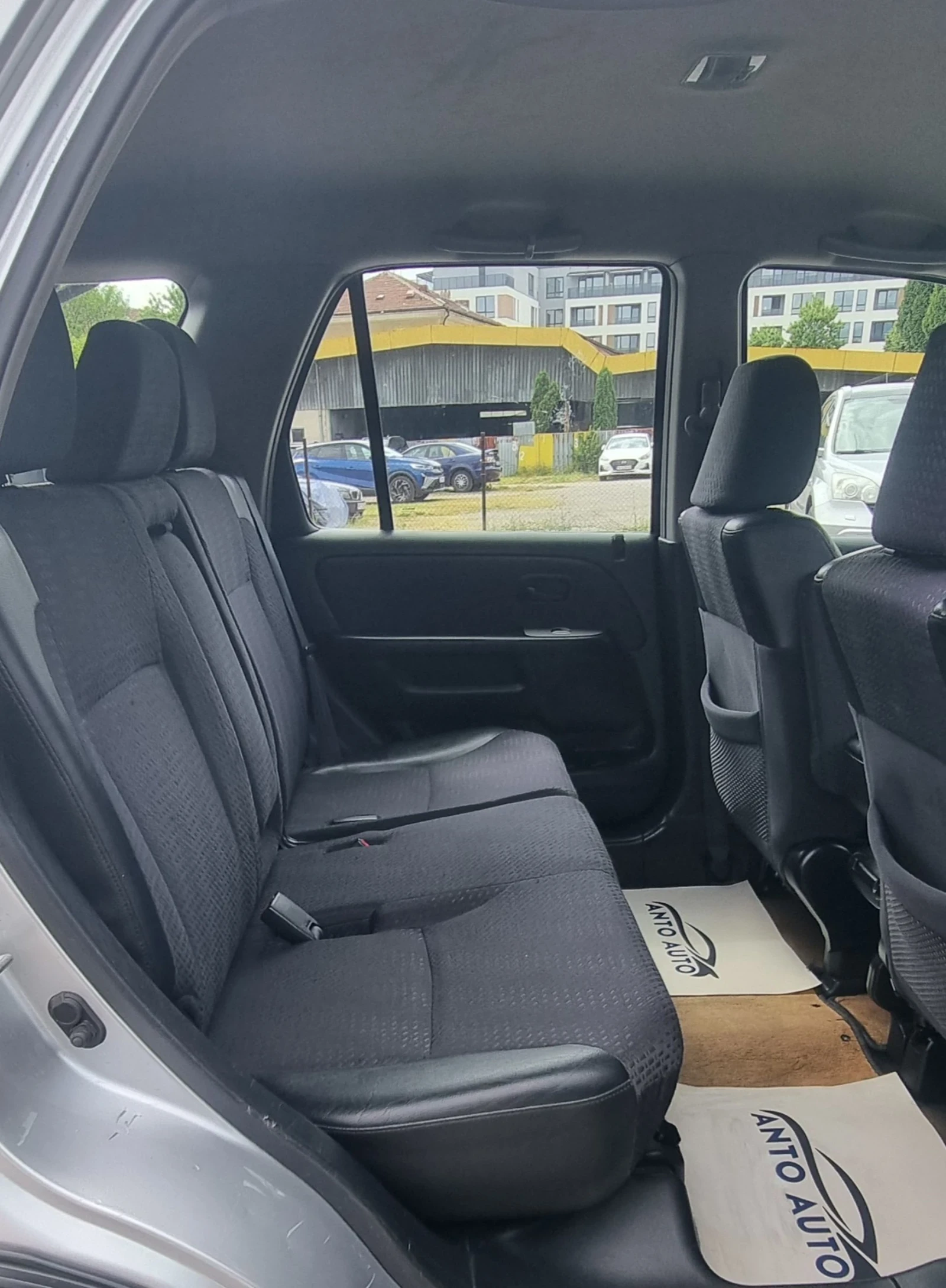 Honda Cr-v 2.0 i-VTEC 4x4 Подържана само в Хонда!, снимка 12 - Автомобили и джипове - 54765348
