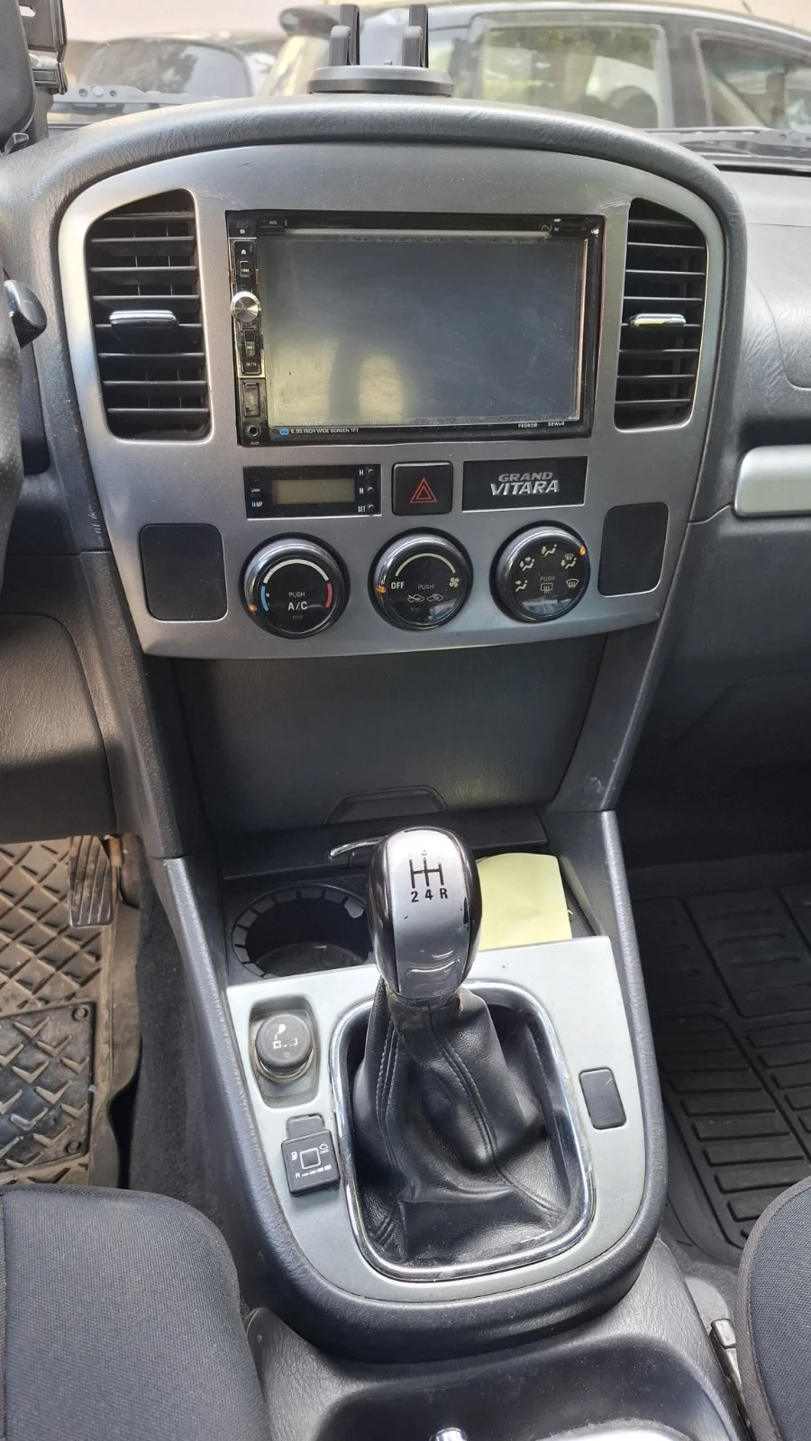 Suzuki Grand vitara 2.5, снимка 10 - Автомобили и джипове - 54846769