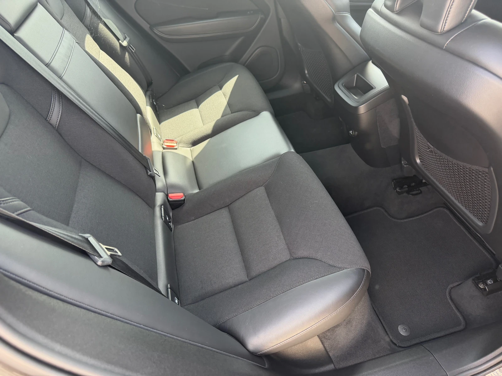 Volvo XC60 B4* 4X4 * ACC* Digital* Carplay, снимка 17 - Автомобили и джипове - 55862769
