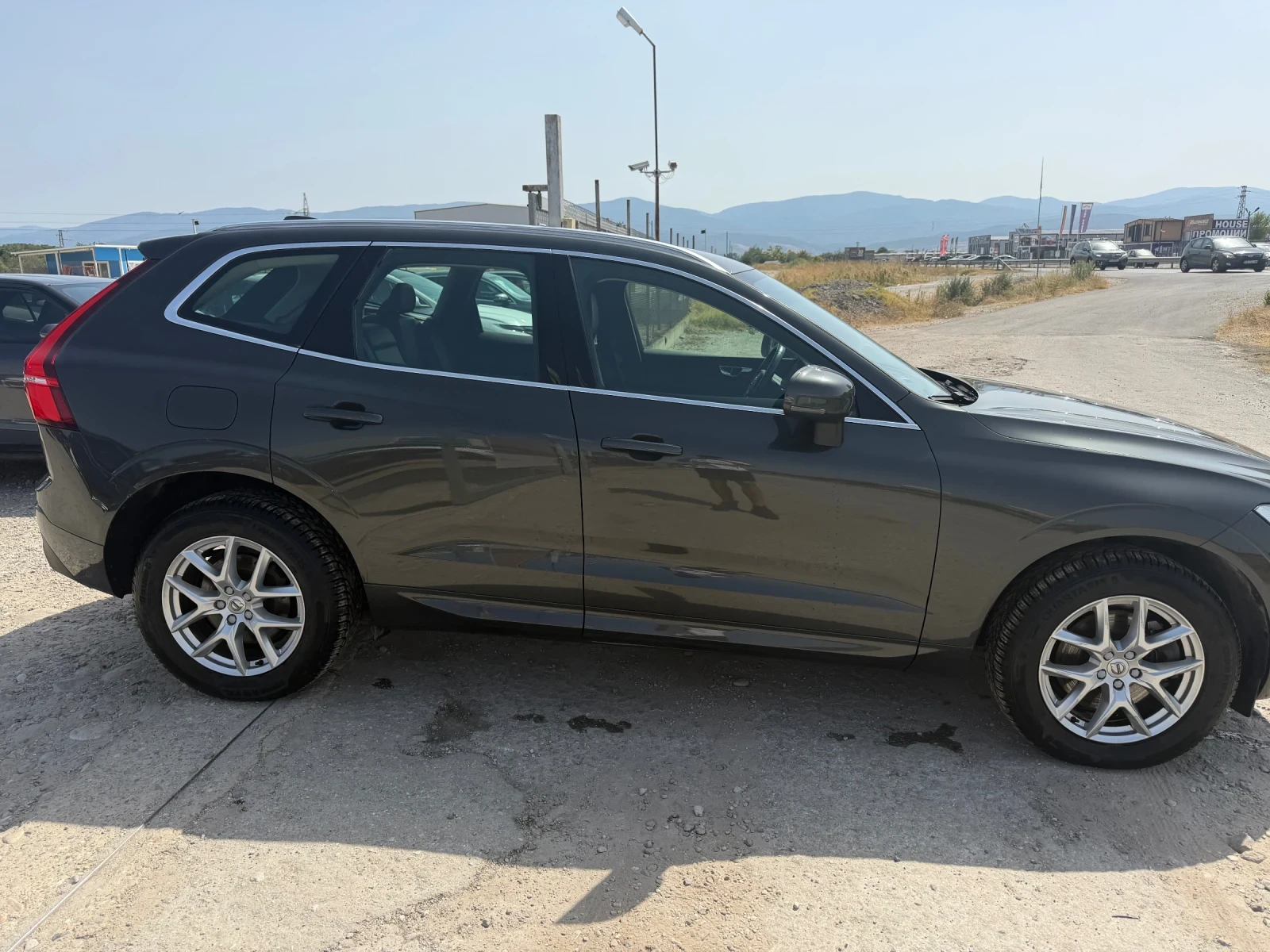 Volvo XC60 B4* 4X4 * ACC* Digital* Carplay, снимка 4 - Автомобили и джипове - 55862769