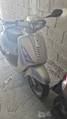 Aprilia 50 Скутери 8 броя на едро и дребно, снимка 4