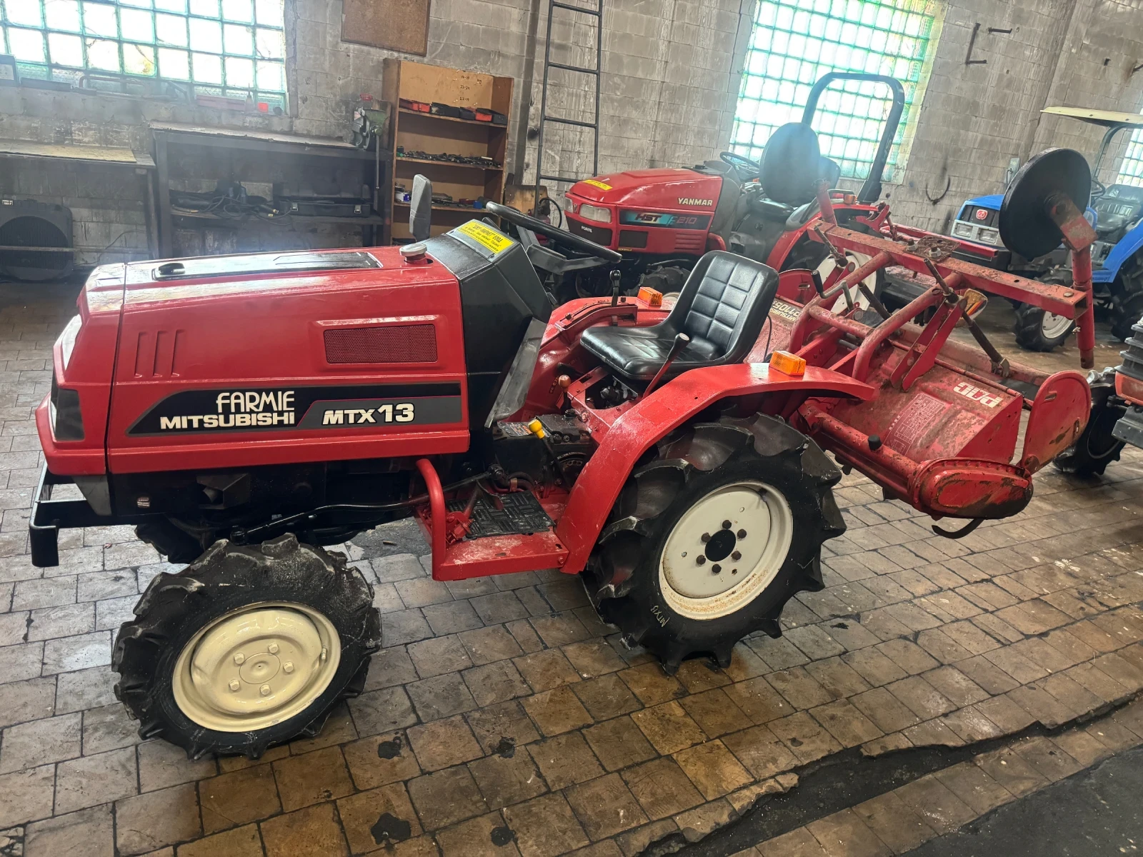 Трактор Mitsubishi MTX13Farmie