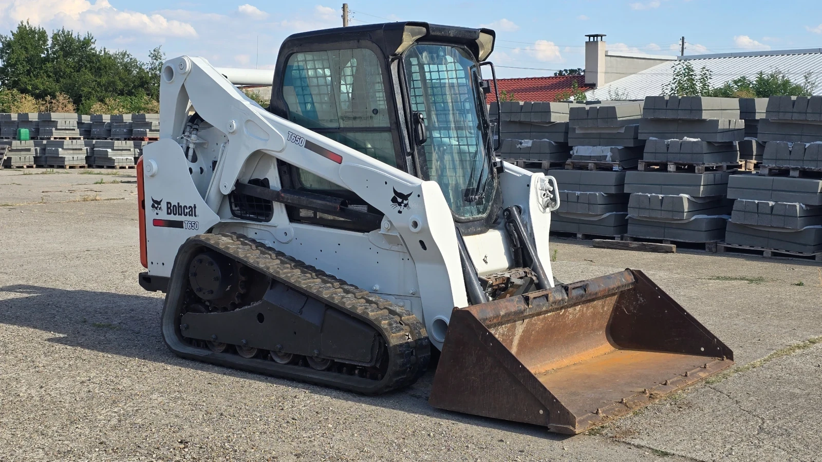 Мини челни товарачи Bobcat T650, снимка 2 - Индустриална техника - 55100812