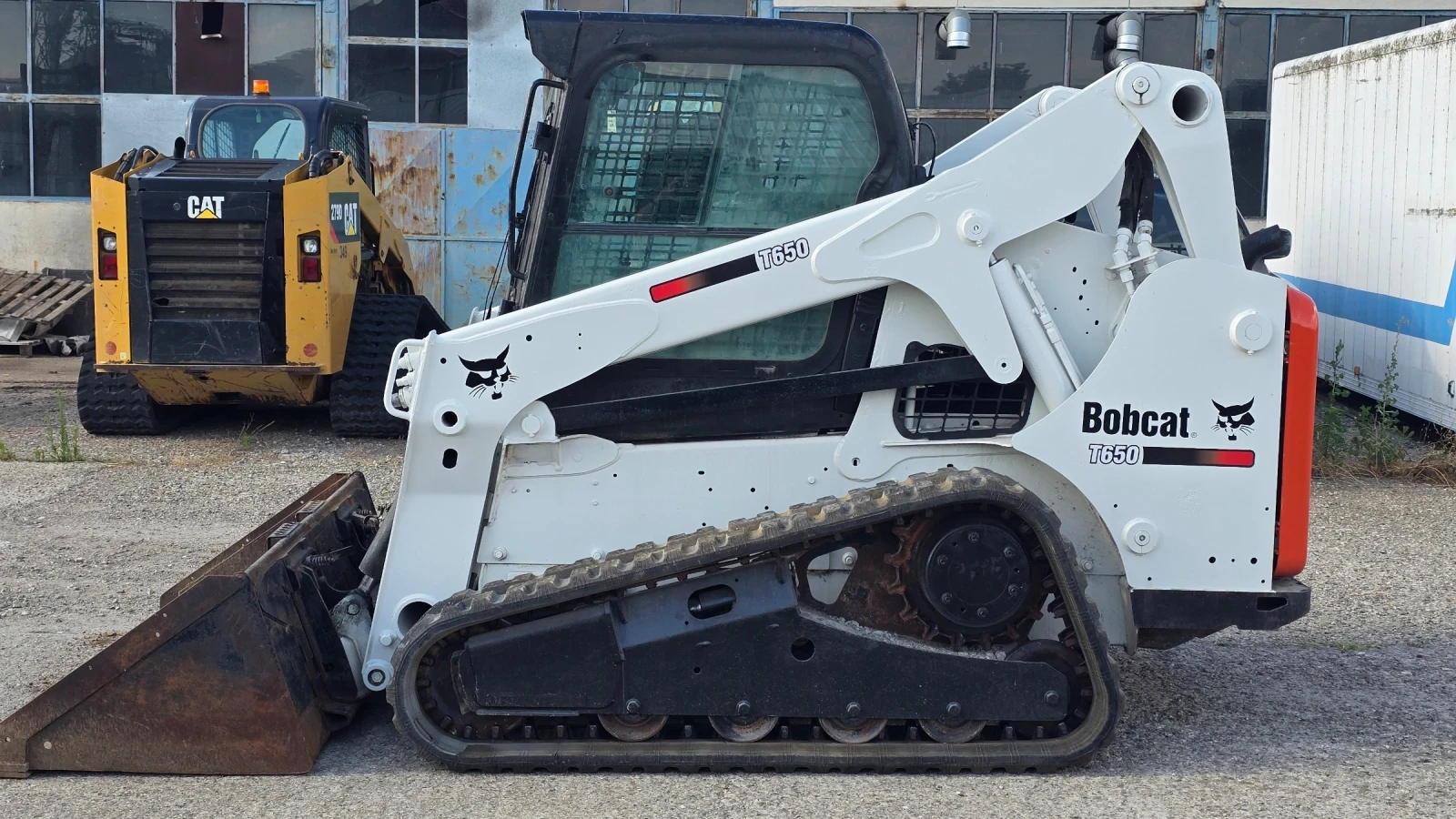 Мини челни товарачи Bobcat T650, снимка 4 - Индустриална техника - 55100812