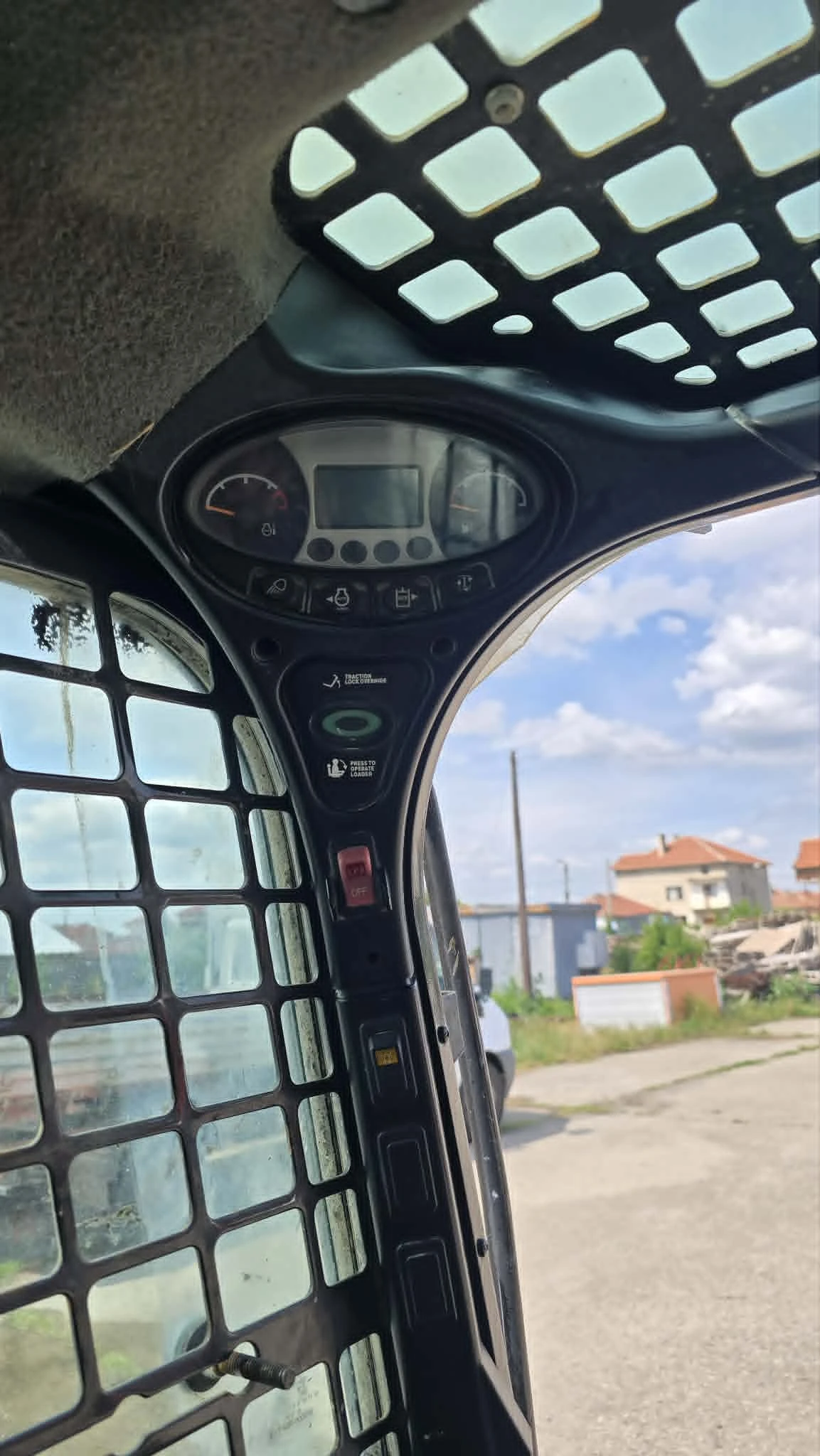 Мини челни товарачи Bobcat T650, снимка 8 - Индустриална техника - 54615870