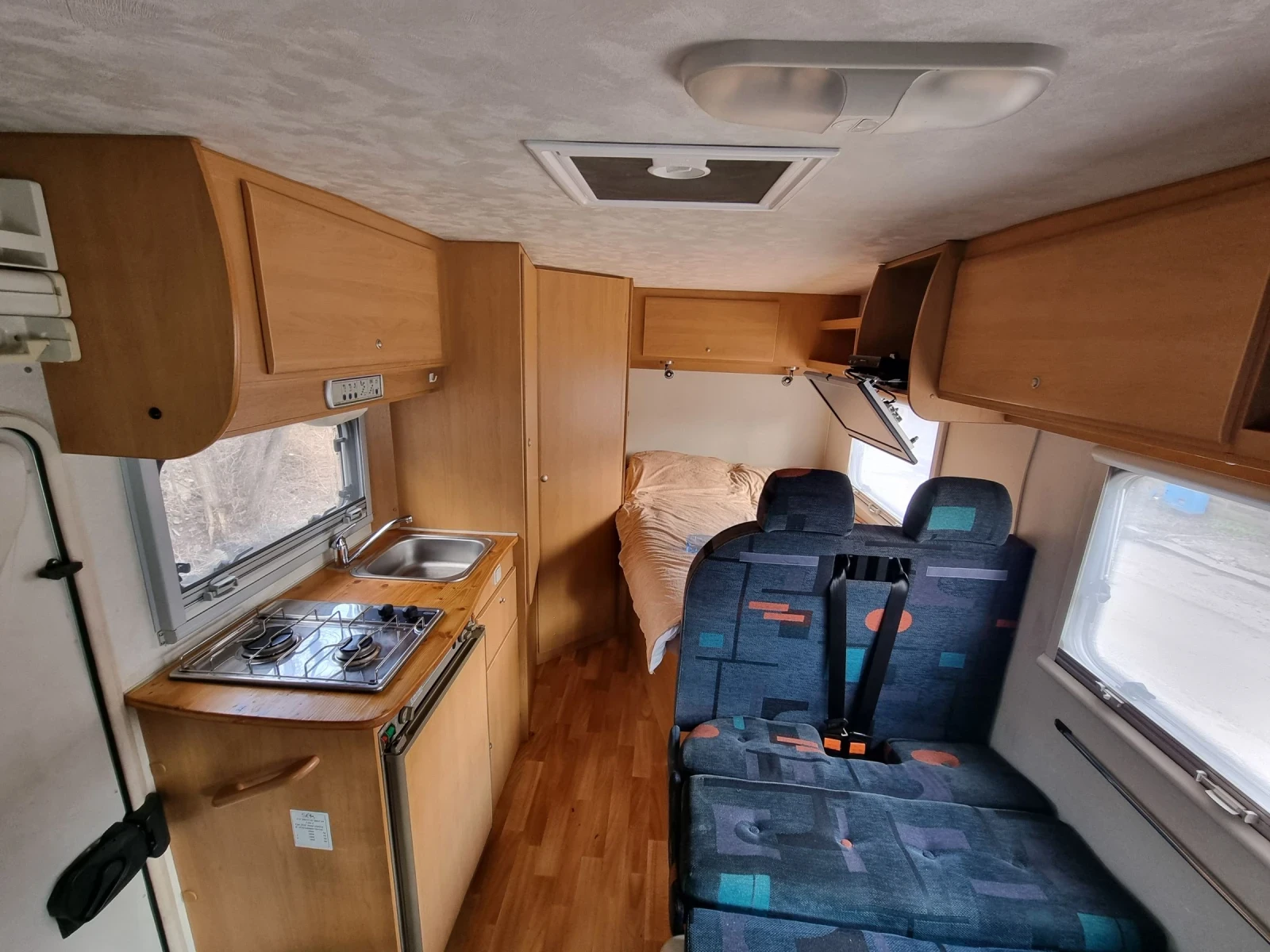 Кемпер Sea P210, снимка 8 - Каравани и кемпери - 53988614