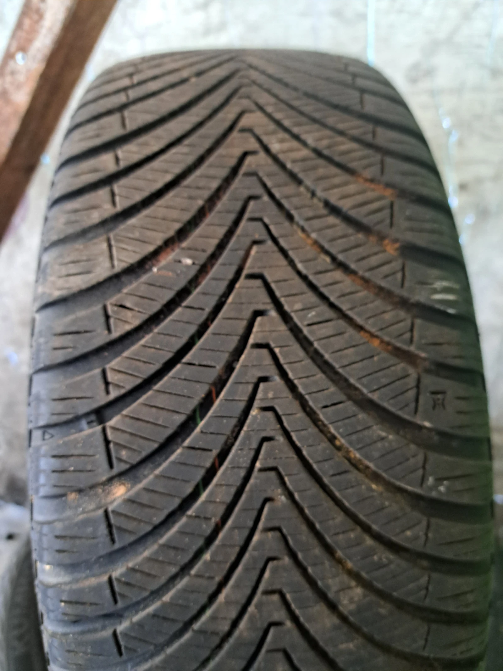 ���� 215/45R17 | Mobile.bg � ����������� 2