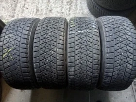 Гуми Зимни 235/60R17, снимка 1 - Гуми и джанти - 39151567