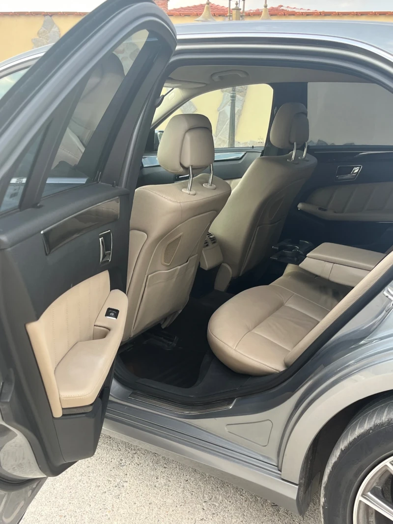 Mercedes-Benz E 220, снимка 15 - Автомобили и джипове - 50855121