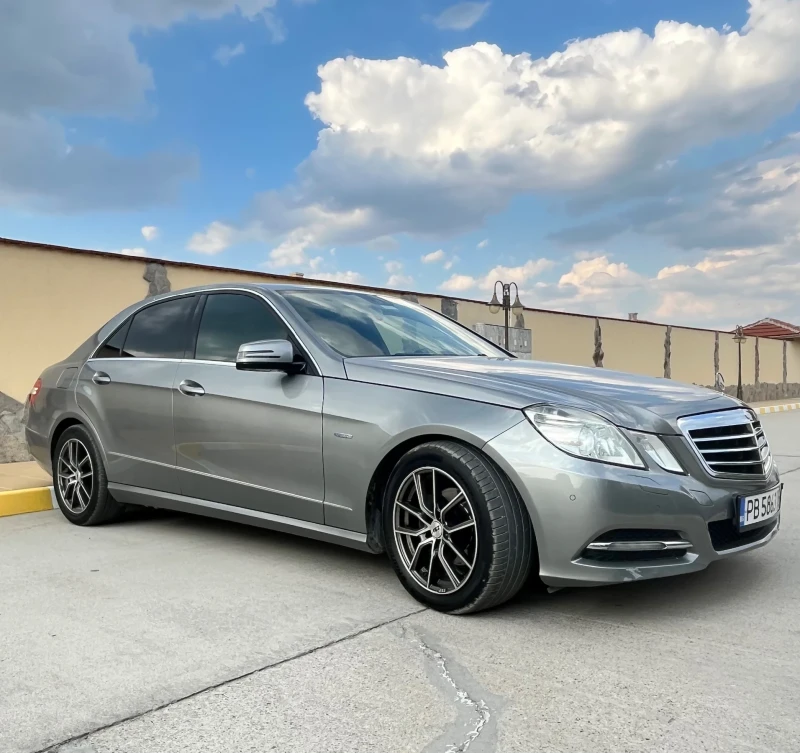 Mercedes-Benz E 220, снимка 7 - Автомобили и джипове - 50855121