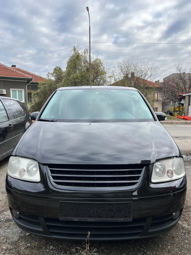 VW Touran, снимка 2 - Автомобили и джипове - 48100695