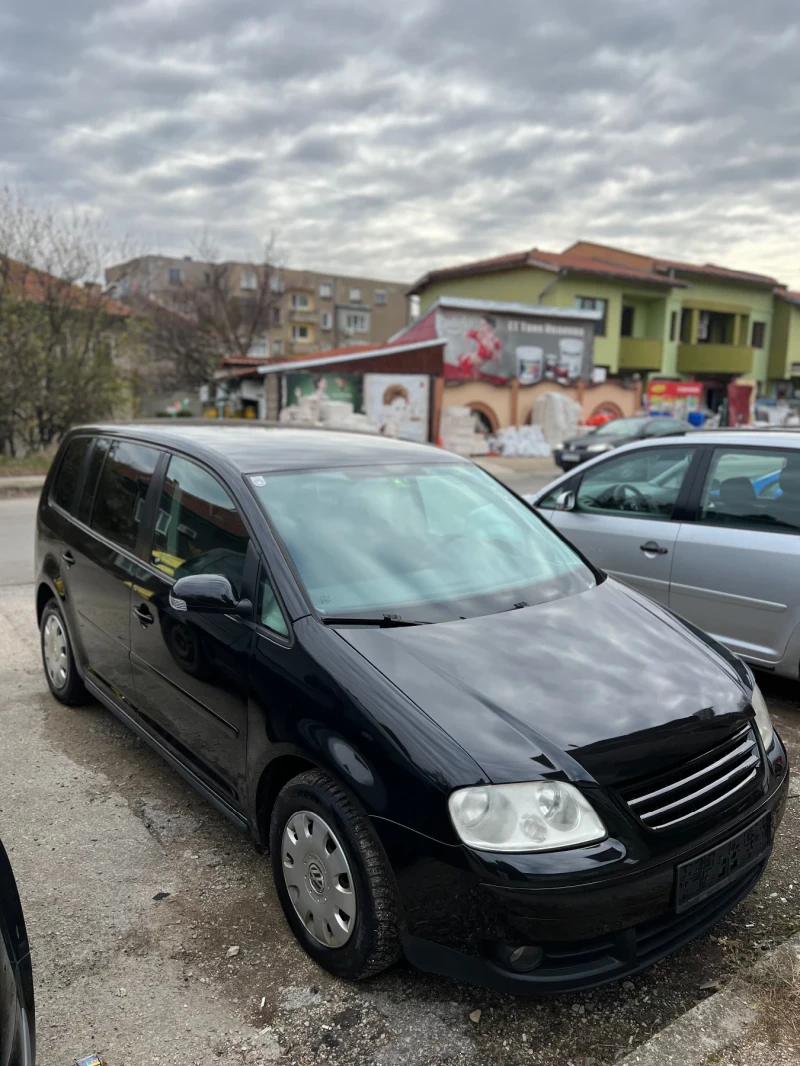 VW Touran, снимка 3 - Автомобили и джипове - 48100695