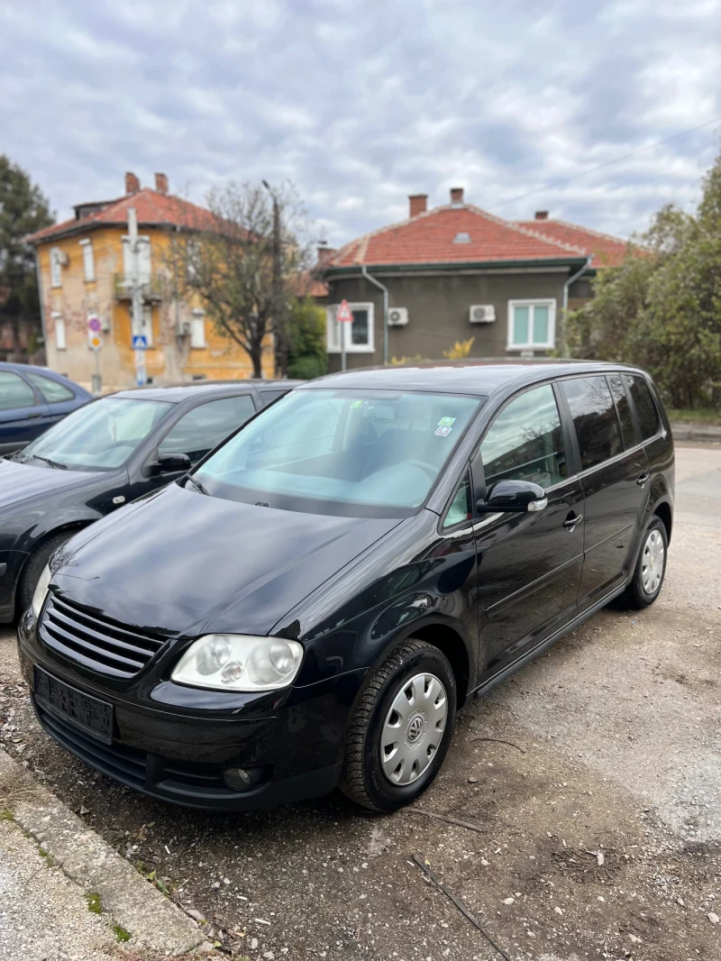 VW Touran, снимка 1 - Автомобили и джипове - 48100695