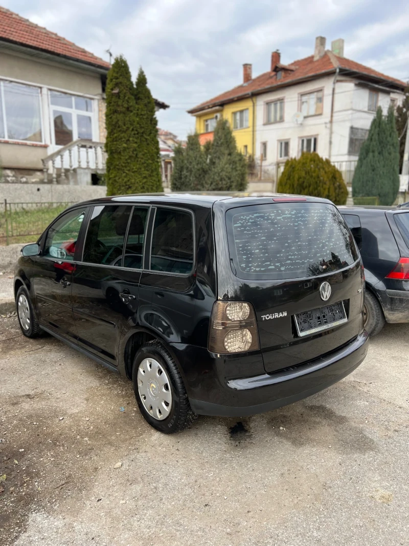 VW Touran, снимка 6 - Автомобили и джипове - 48100695