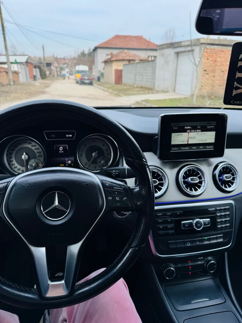 Mercedes-Benz CLA 200 AMG, снимка 5 - Автомобили и джипове - 49131005